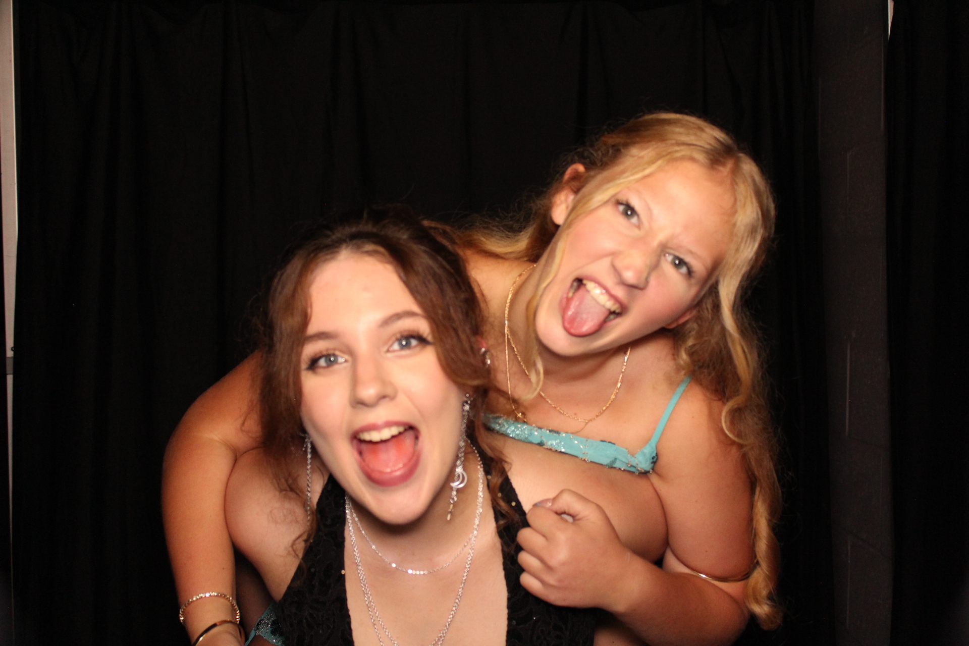 CCS Homecomming | View more photos from the event at gallery.photoboothcincy.com/u/PhotoBoothCincy/CCS-Homecomming