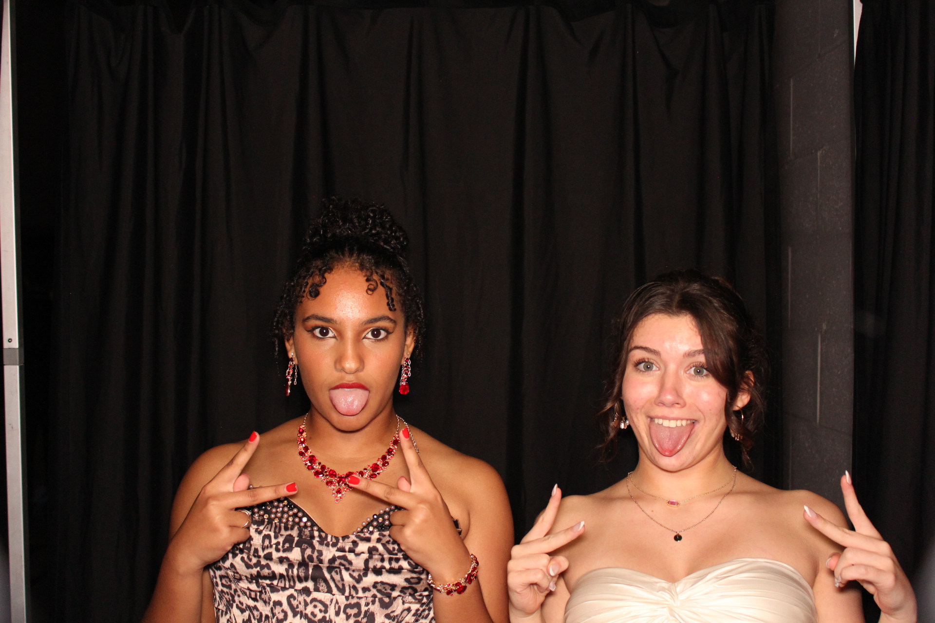 CCS Homecomming | View more photos from the event at gallery.photoboothcincy.com/u/PhotoBoothCincy/CCS-Homecomming