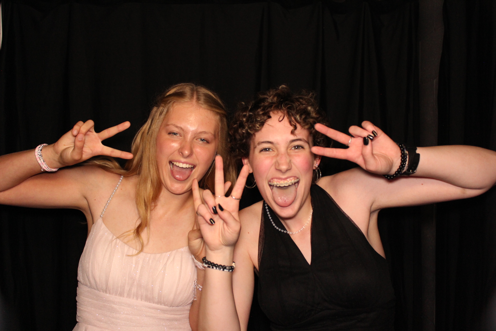 CCS Homecomming | View more photos from the event at gallery.photoboothcincy.com/u/PhotoBoothCincy/CCS-Homecomming