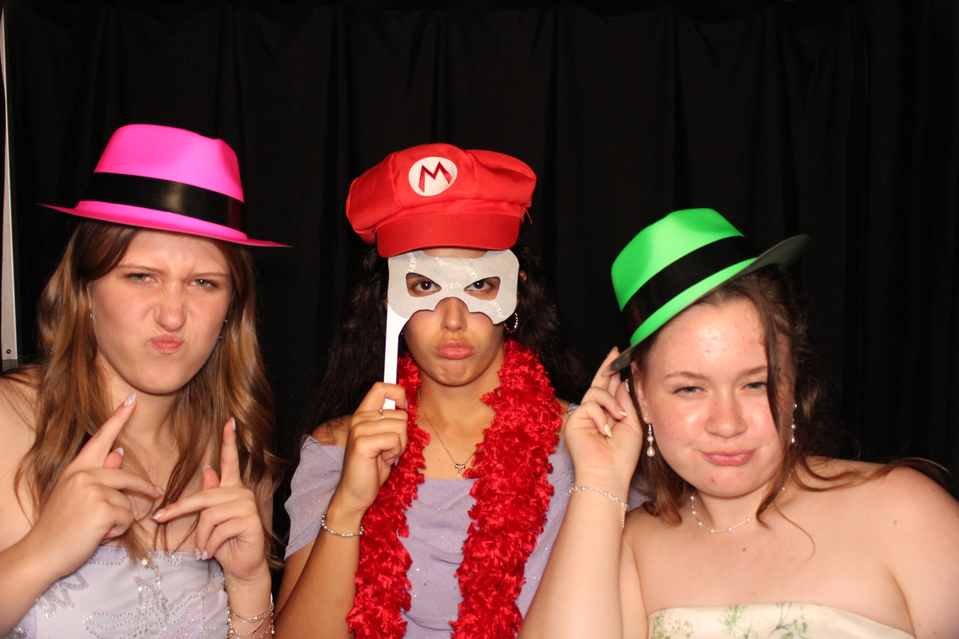 CCS Homecomming | View more photos from the event at gallery.photoboothcincy.com/u/PhotoBoothCincy/CCS-Homecomming