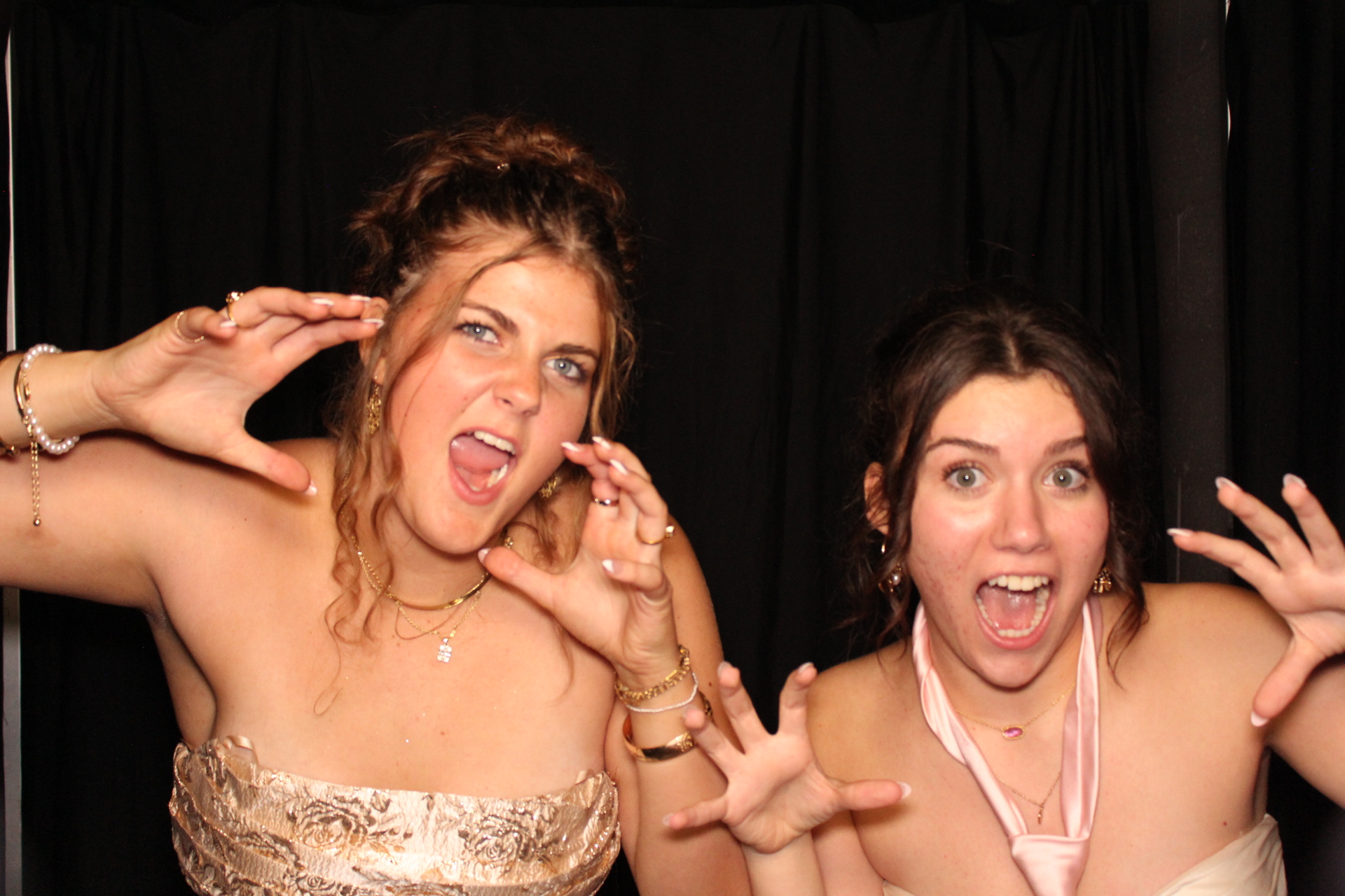 CCS Homecomming | View more photos from the event at gallery.photoboothcincy.com/u/PhotoBoothCincy/CCS-Homecomming