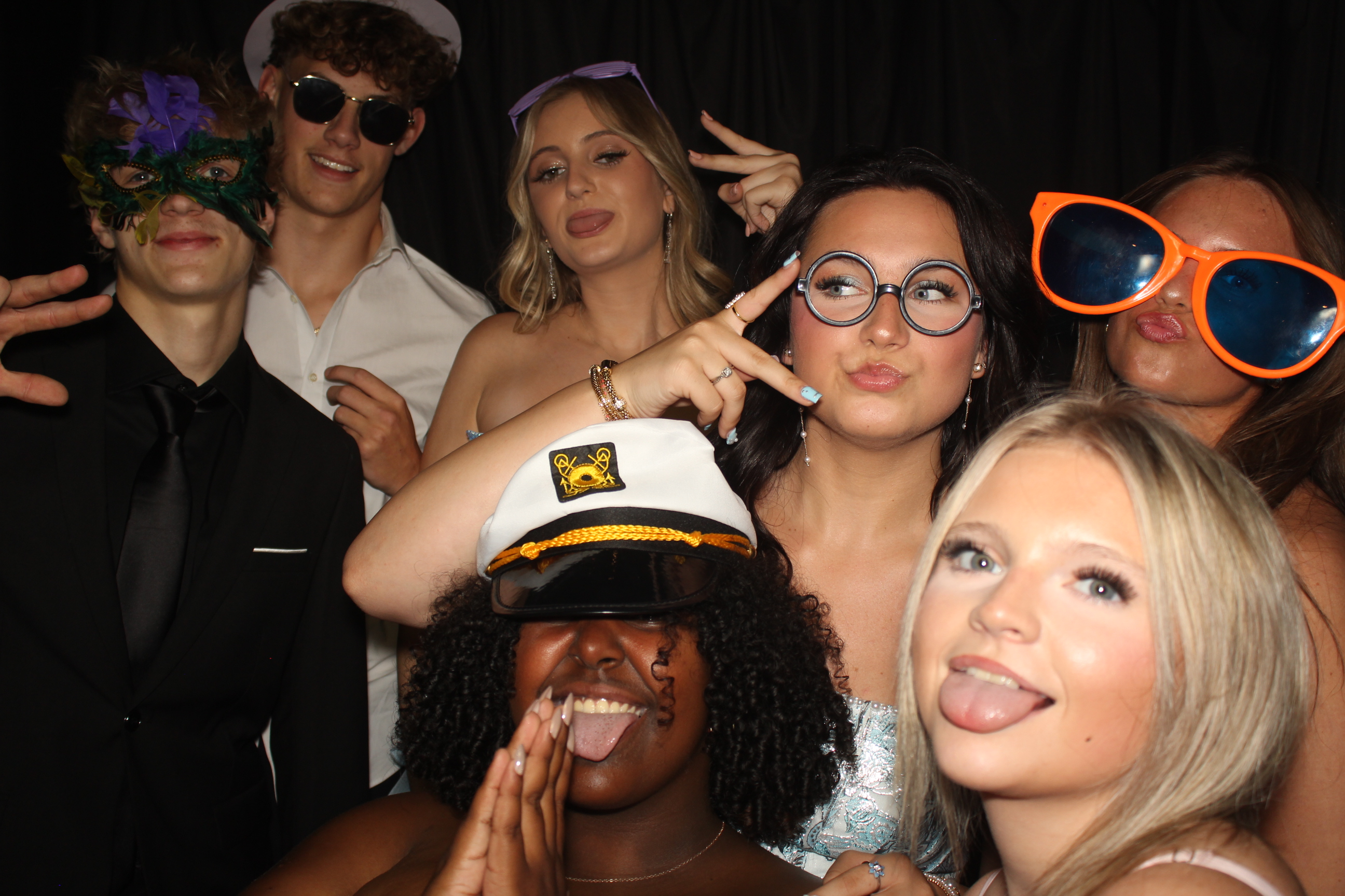 CHESS Prom | View more photos from the event at gallery.photoboothcincy.com/u/PhotoBoothCincy/CHESS-Prom