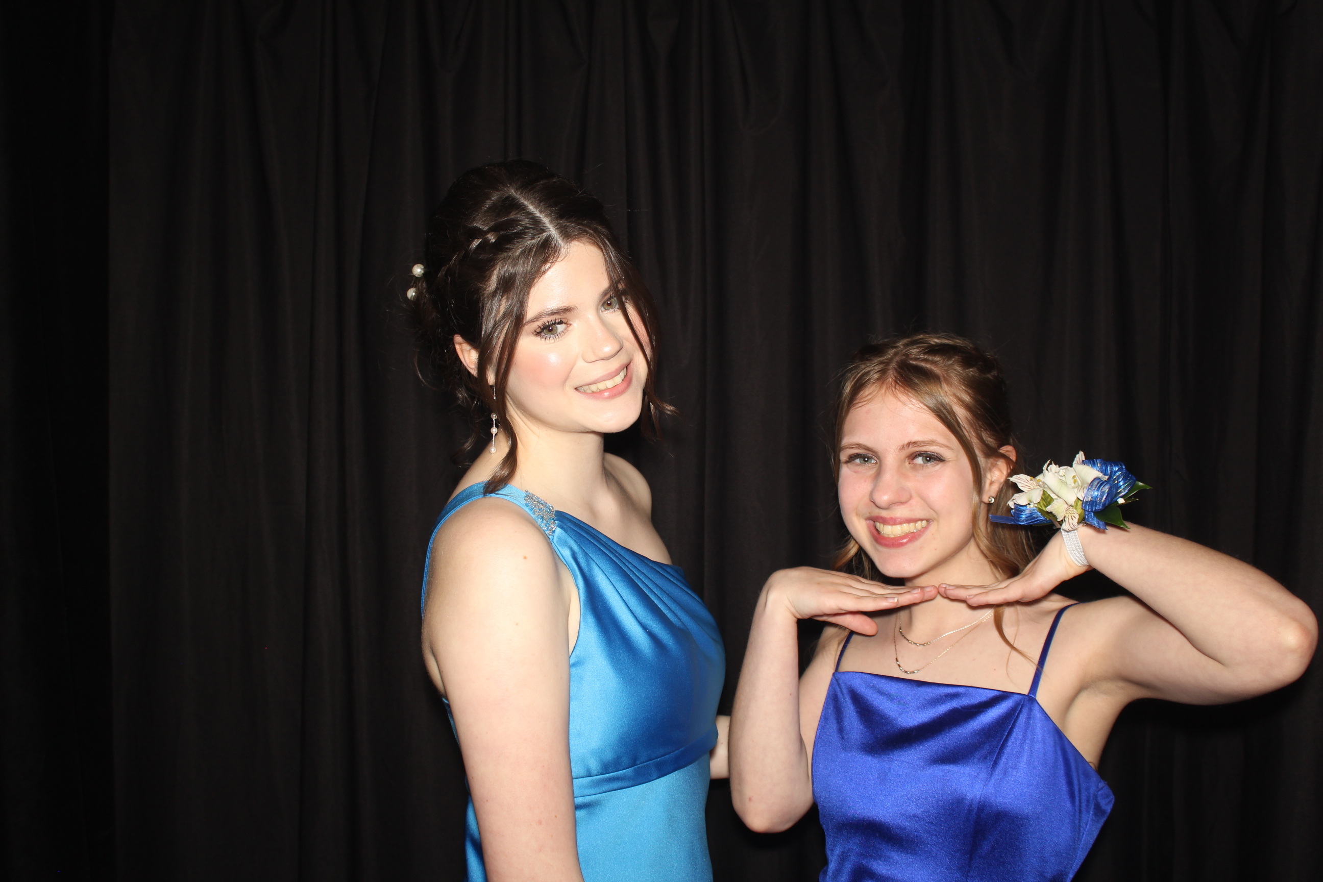 CHESS Prom | View more photos from the event at gallery.photoboothcincy.com/u/PhotoBoothCincy/CHESS-Prom