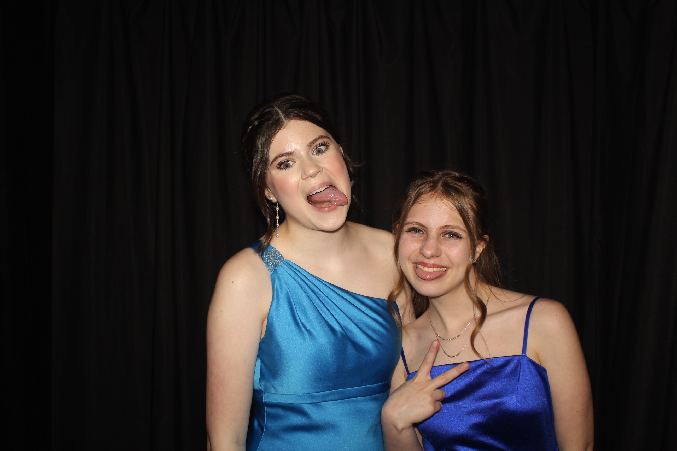 CHESS Prom | View more photos from the event at gallery.photoboothcincy.com/u/PhotoBoothCincy/CHESS-Prom