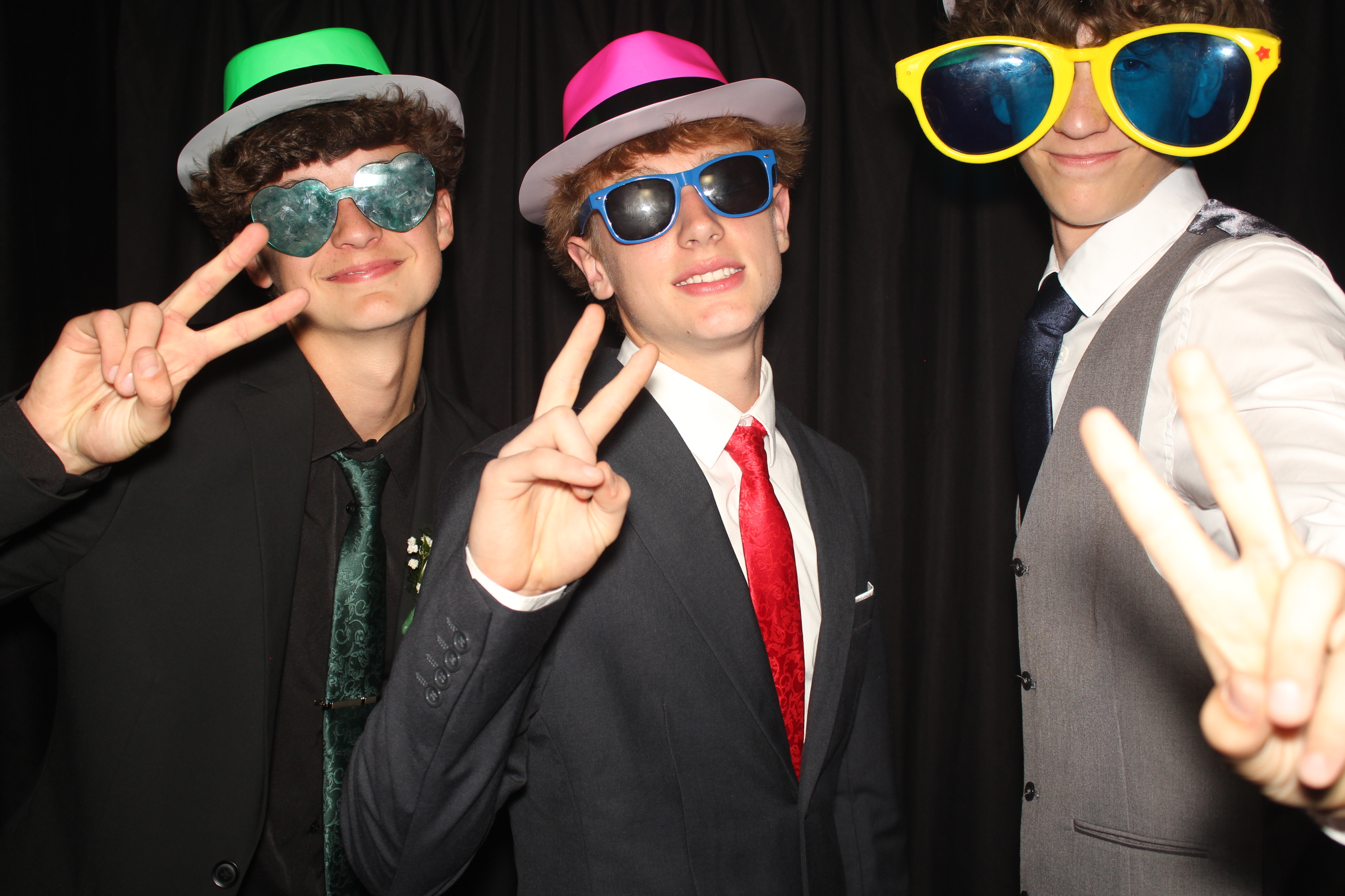 CHESS Prom | View more photos from the event at gallery.photoboothcincy.com/u/PhotoBoothCincy/CHESS-Prom