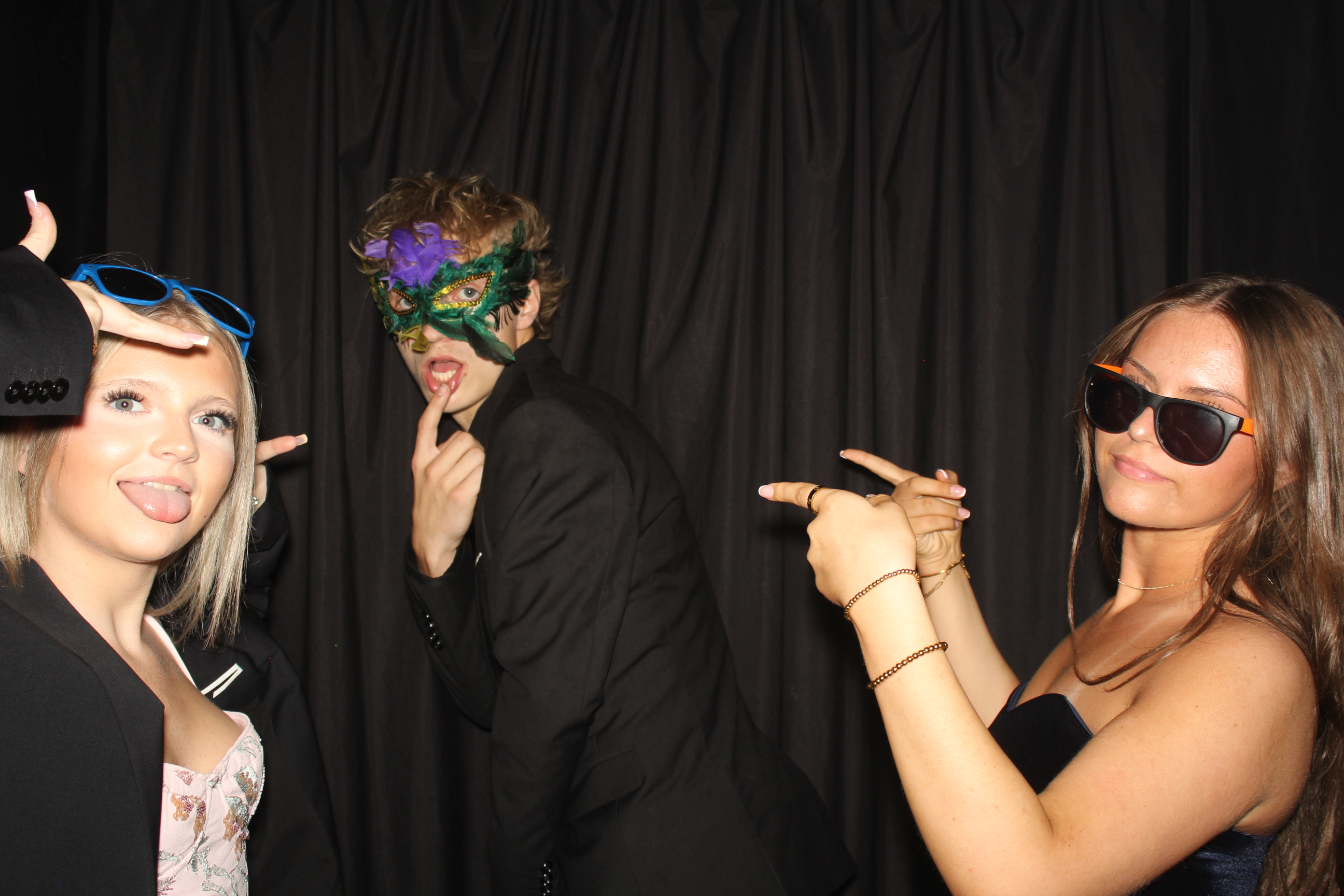 CHESS Prom | View more photos from the event at gallery.photoboothcincy.com/u/PhotoBoothCincy/CHESS-Prom