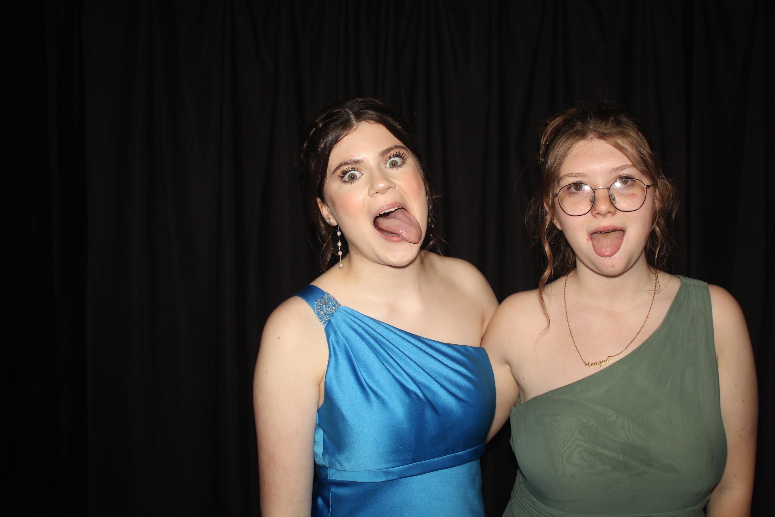 CHESS Prom | View more photos from the event at gallery.photoboothcincy.com/u/PhotoBoothCincy/CHESS-Prom