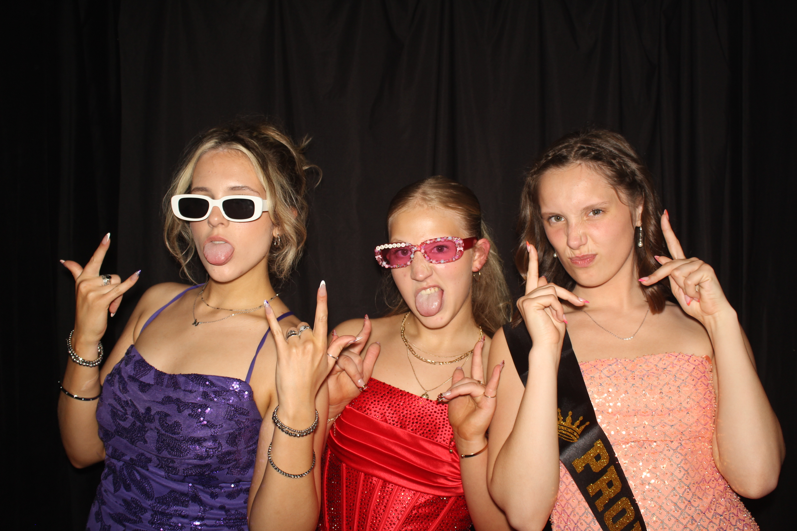 CHESS Prom | View more photos from the event at gallery.photoboothcincy.com/u/PhotoBoothCincy/CHESS-Prom