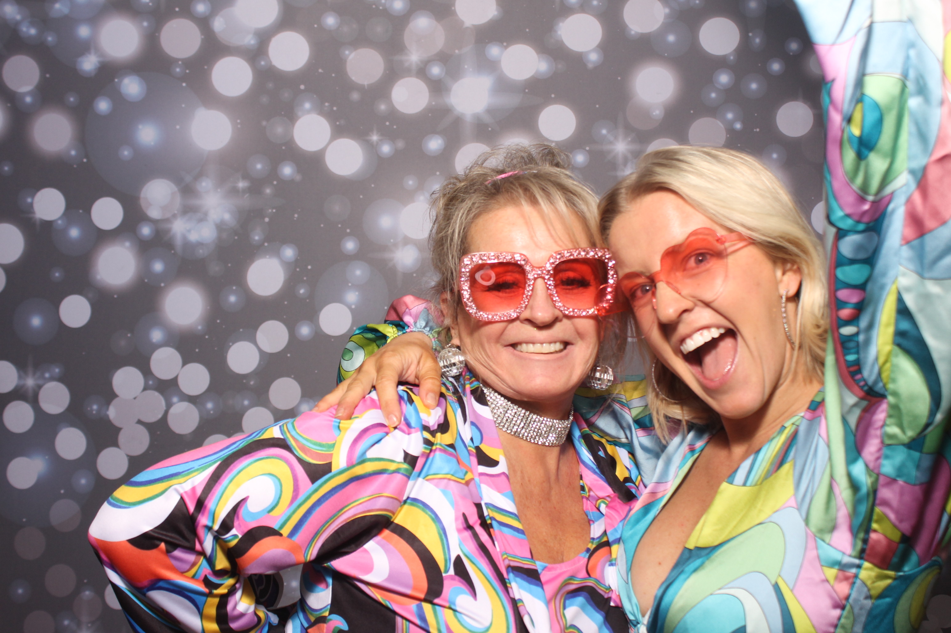 Carol's 60th | View more photos from the event at gallery.photoboothcincy.com/u/PhotoBoothCincy/Carols-60th