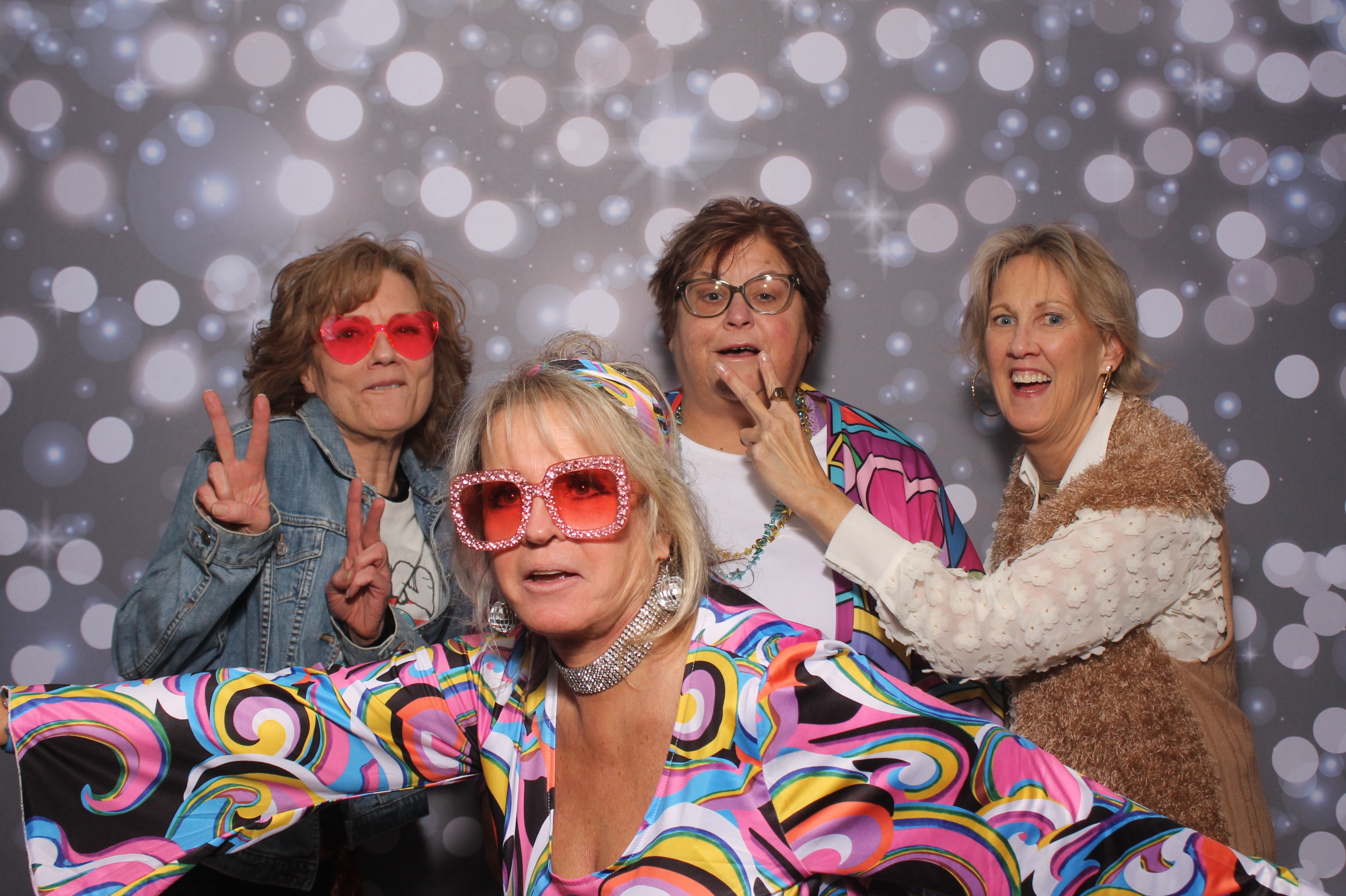Carol's 60th | View more photos from the event at gallery.photoboothcincy.com/u/PhotoBoothCincy/Carols-60th