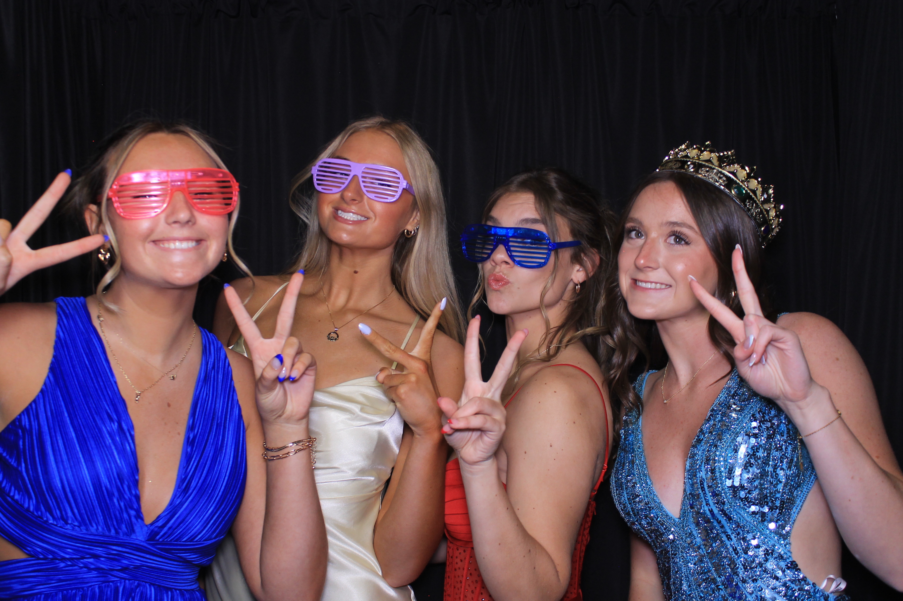 Carroll HS Prom | View more photos from the event at gallery.photoboothcincy.com/u/PhotoBoothCincy/Carroll-HS-Prom-1