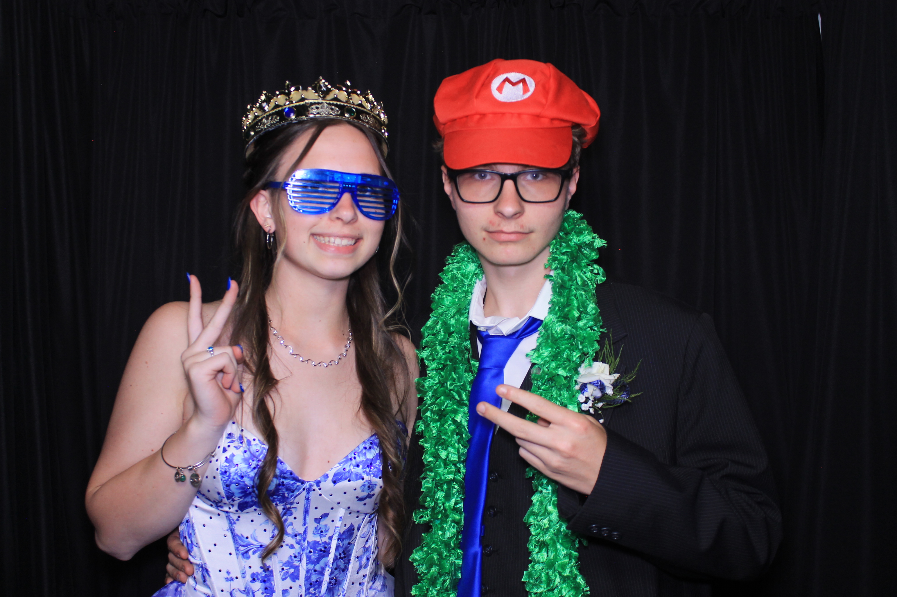 Carroll HS Prom | View more photos from the event at gallery.photoboothcincy.com/u/PhotoBoothCincy/Carroll-HS-Prom-1