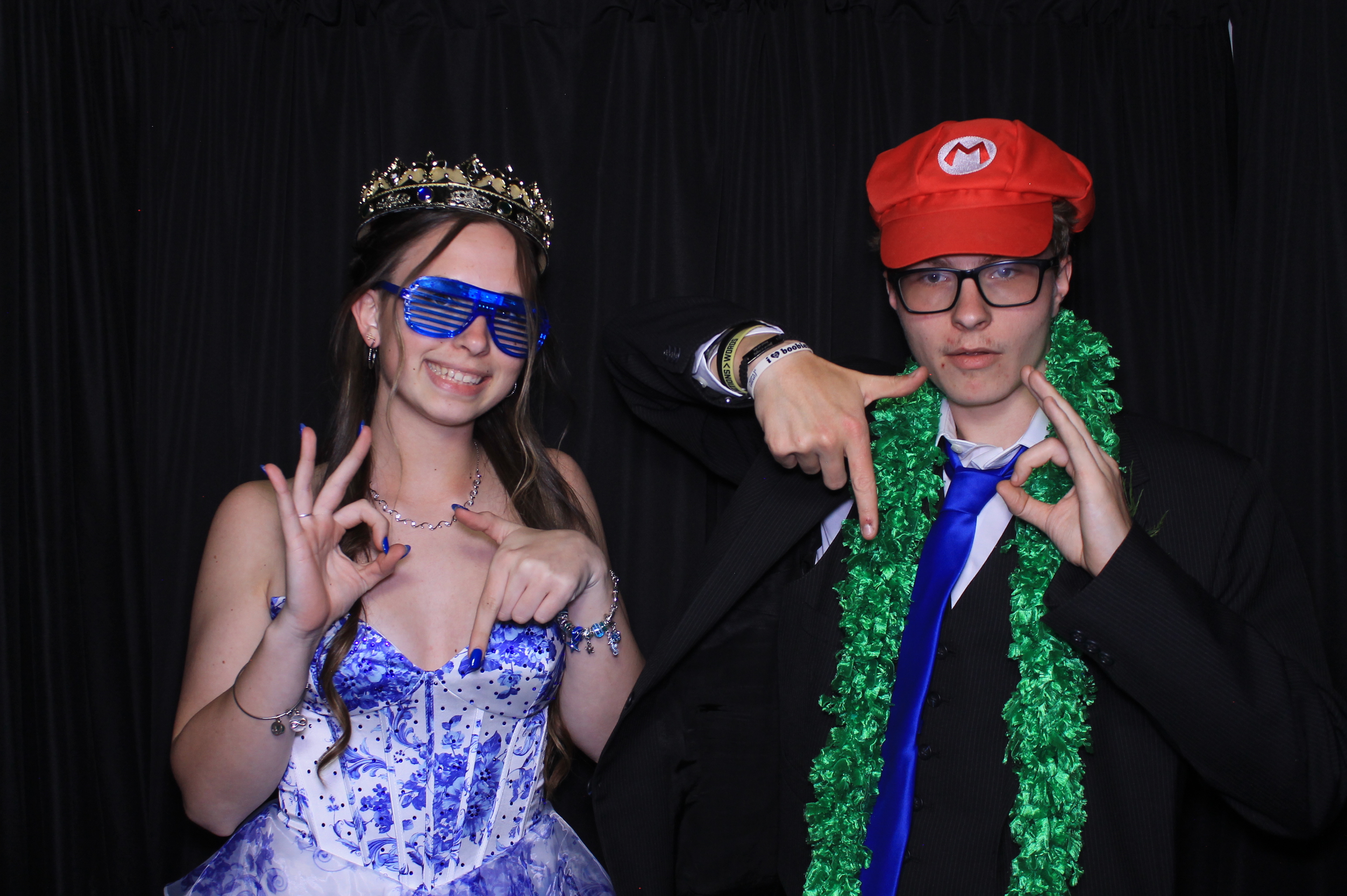 Carroll HS Prom | View more photos from the event at gallery.photoboothcincy.com/u/PhotoBoothCincy/Carroll-HS-Prom-1