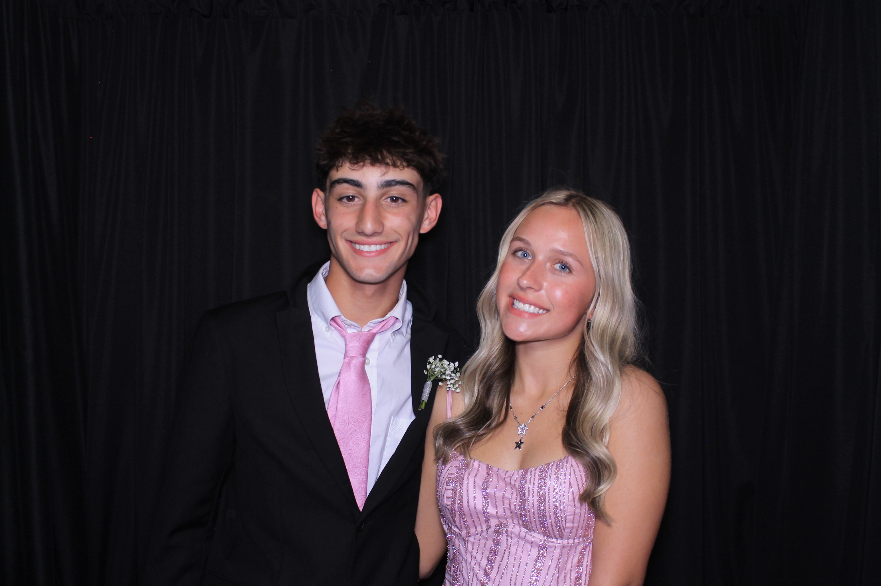 Carroll HS Prom | View more photos from the event at gallery.photoboothcincy.com/u/PhotoBoothCincy/Carroll-HS-Prom-1