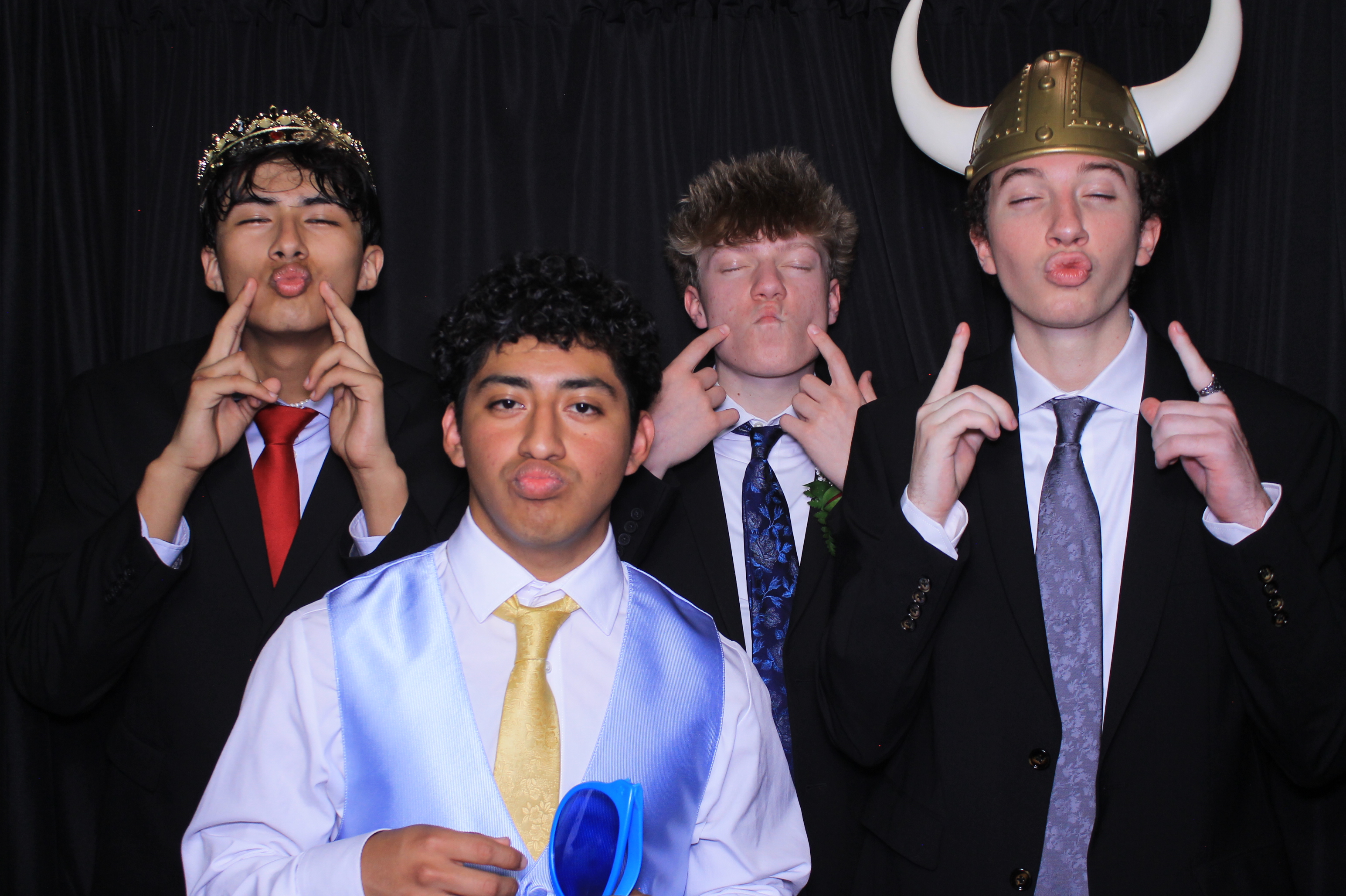 Carroll HS Prom | View more photos from the event at gallery.photoboothcincy.com/u/PhotoBoothCincy/Carroll-HS-Prom-1