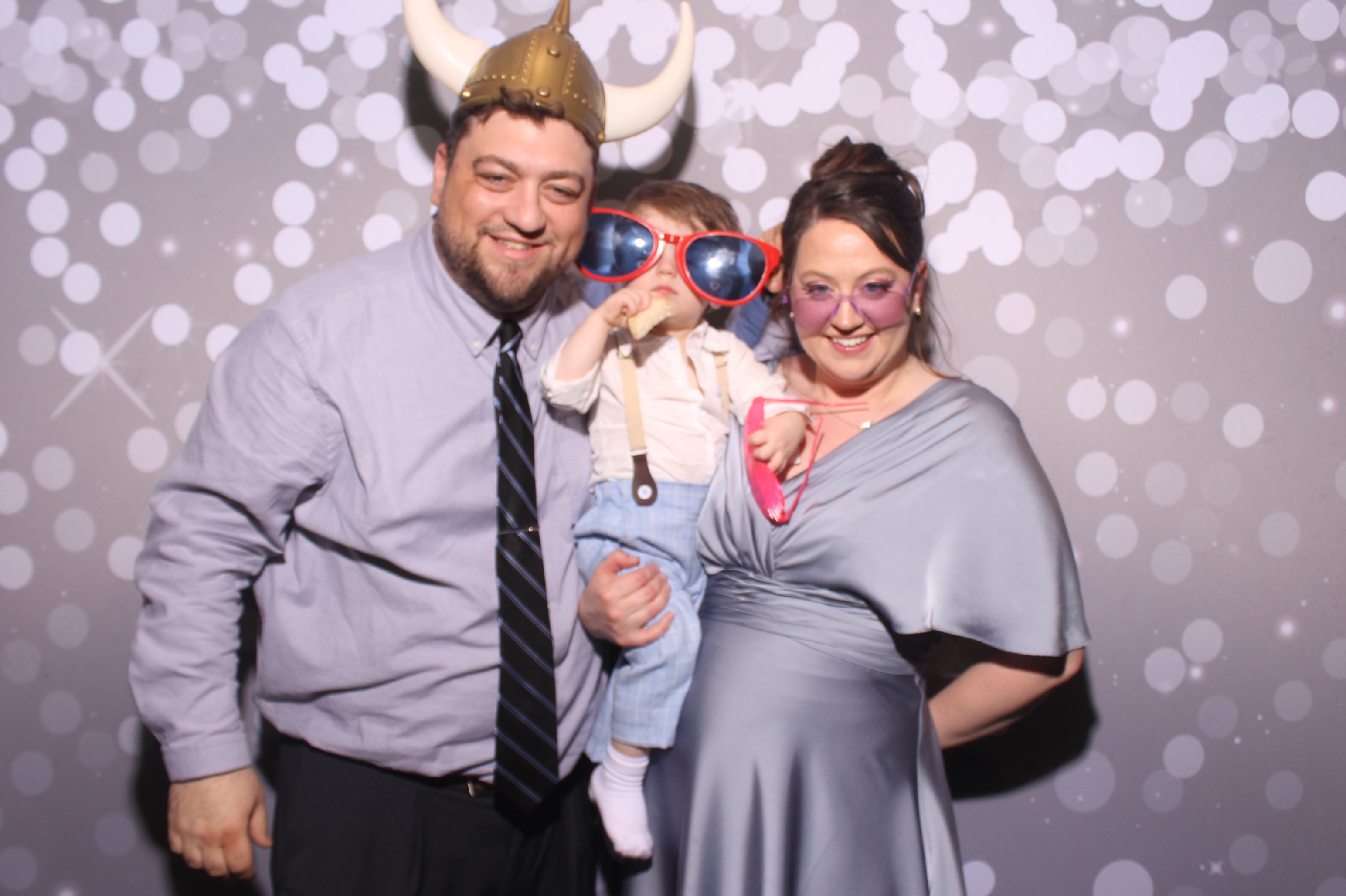 Chelsey & AJ Reception!! | View more photos from the event at gallery.photoboothcincy.com/u/PhotoBoothCincy/Chelsey-AJ-Reception
