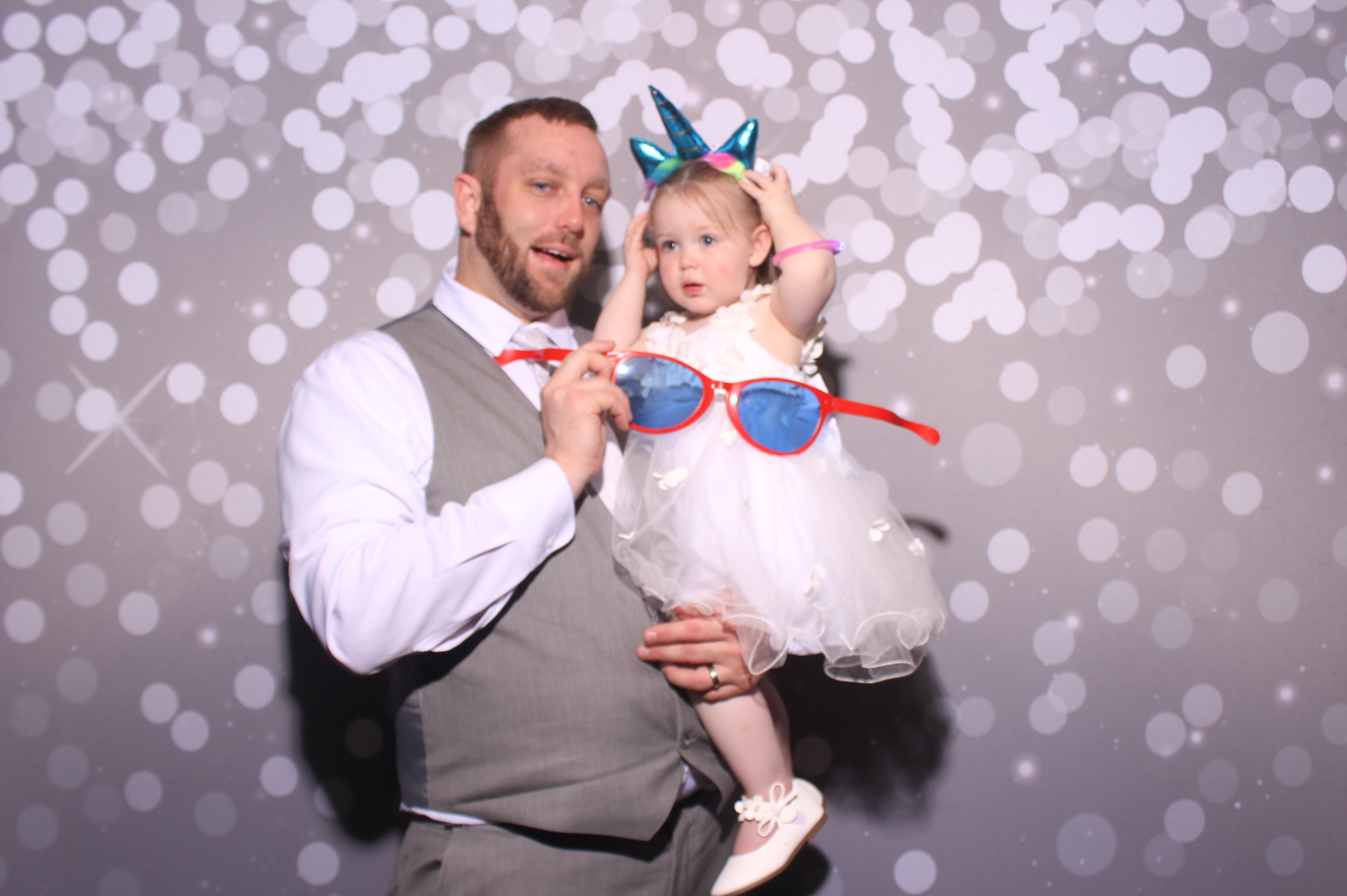Chelsey & AJ Reception!! | View more photos from the event at gallery.photoboothcincy.com/u/PhotoBoothCincy/Chelsey-AJ-Reception