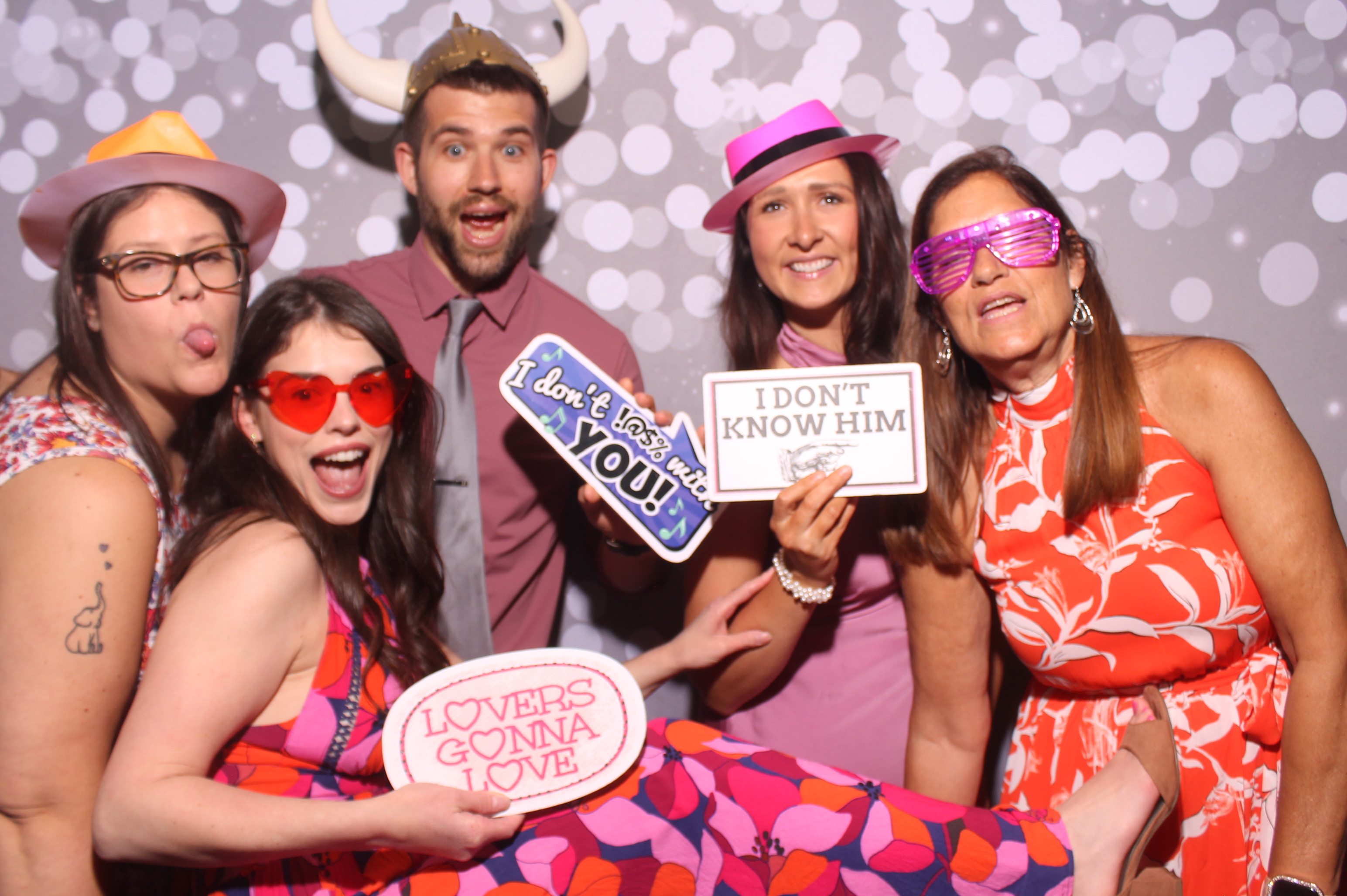Chelsey & AJ Reception!! | View more photos from the event at gallery.photoboothcincy.com/u/PhotoBoothCincy/Chelsey-AJ-Reception