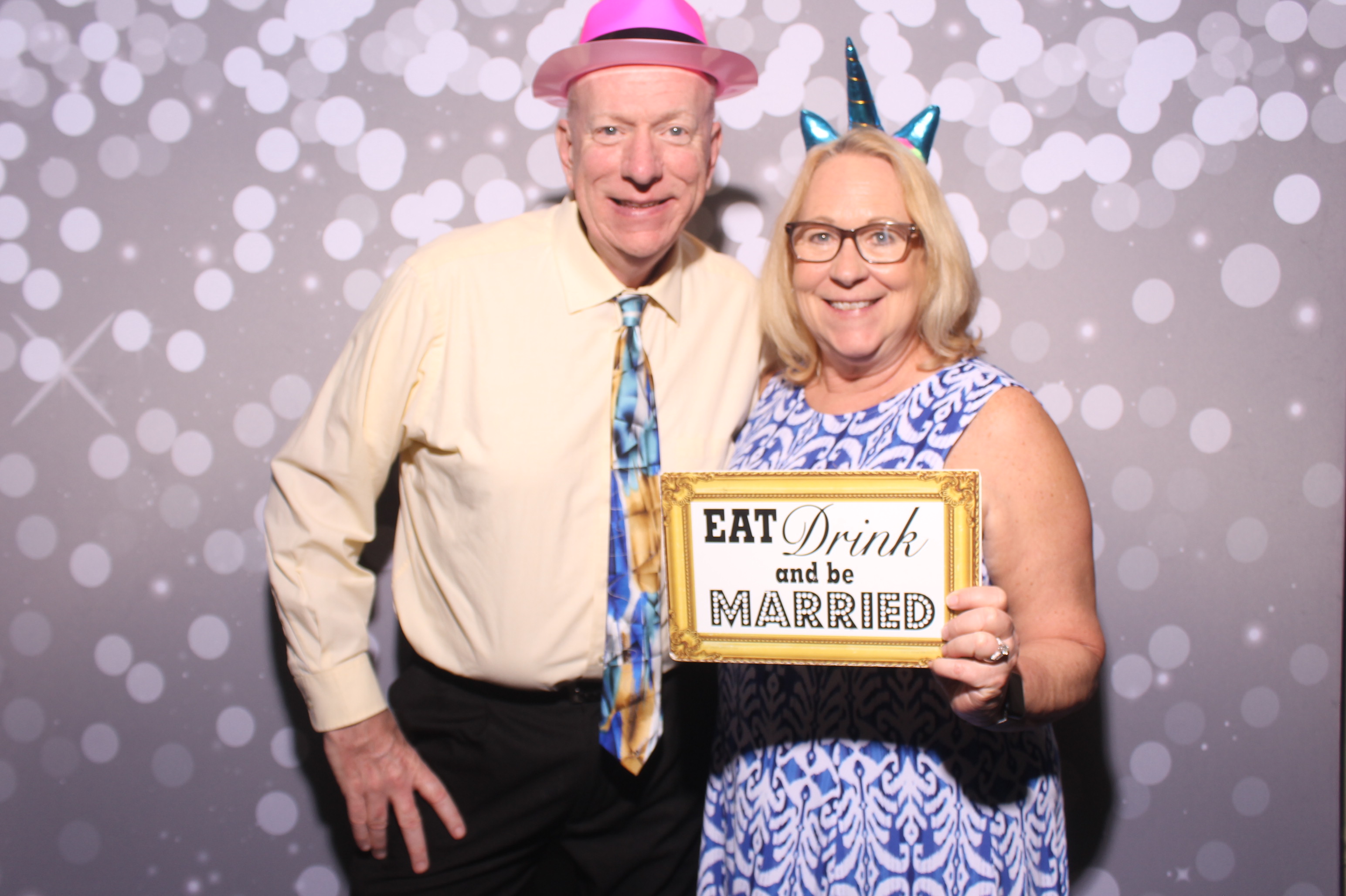 Chelsey & AJ Reception!! | View more photos from the event at gallery.photoboothcincy.com/u/PhotoBoothCincy/Chelsey-AJ-Reception