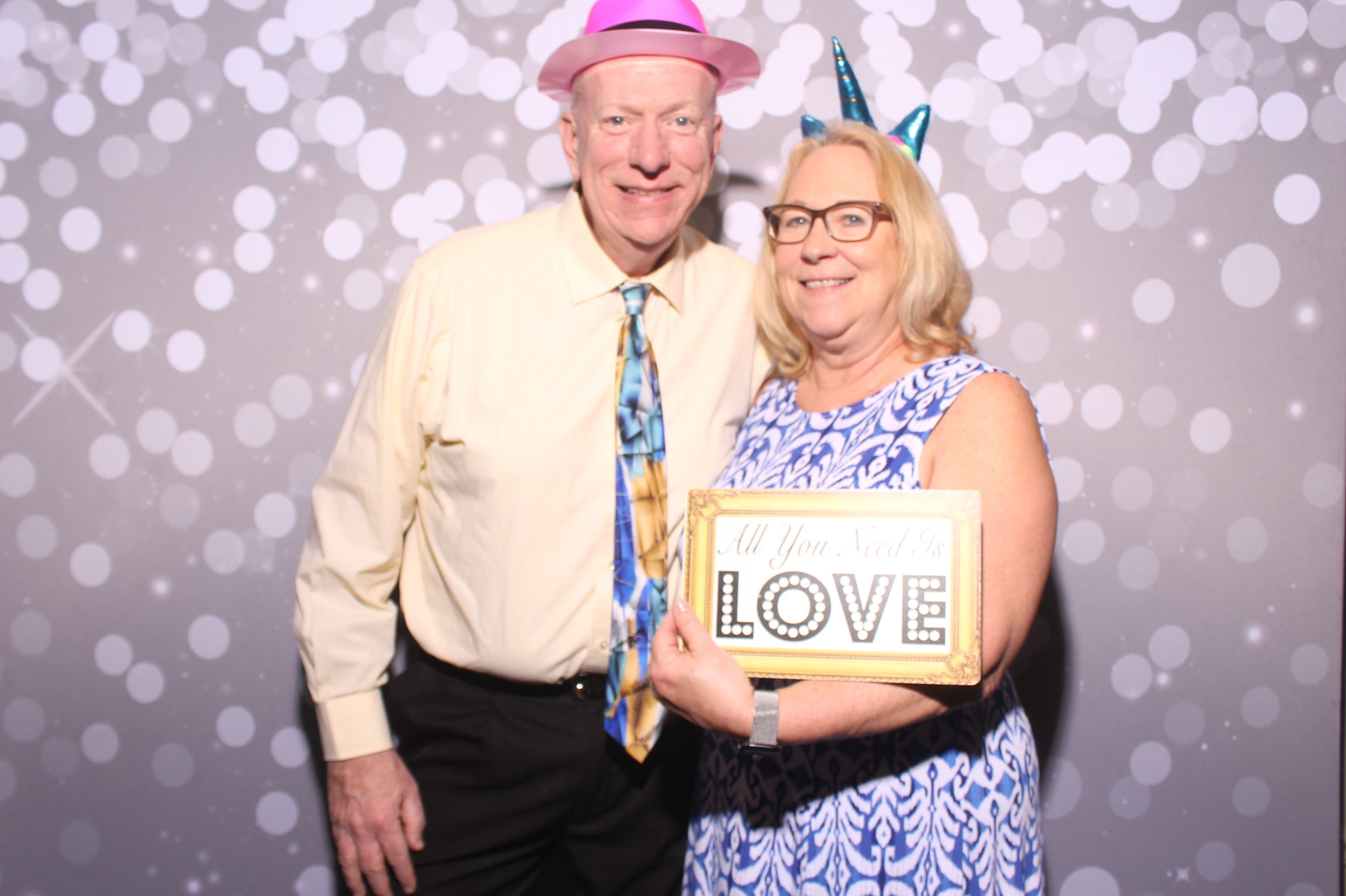 Chelsey & AJ Reception!! | View more photos from the event at gallery.photoboothcincy.com/u/PhotoBoothCincy/Chelsey-AJ-Reception