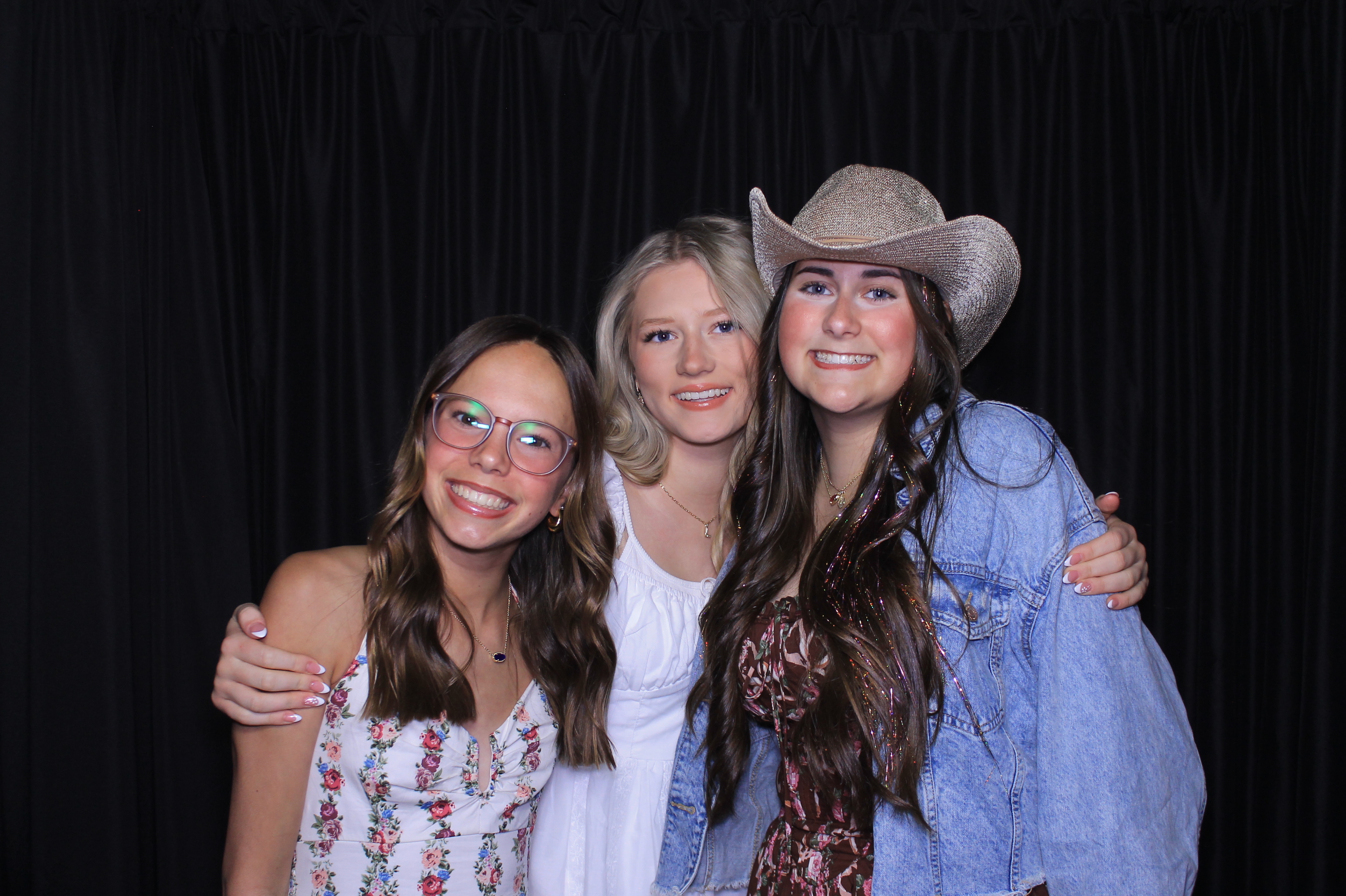 Chess Christian Middle School Western Dance | View more photos from the event at gallery.photoboothcincy.com/u/PhotoBoothCincy/Chess-Christian-Middle-School-Western-Dance