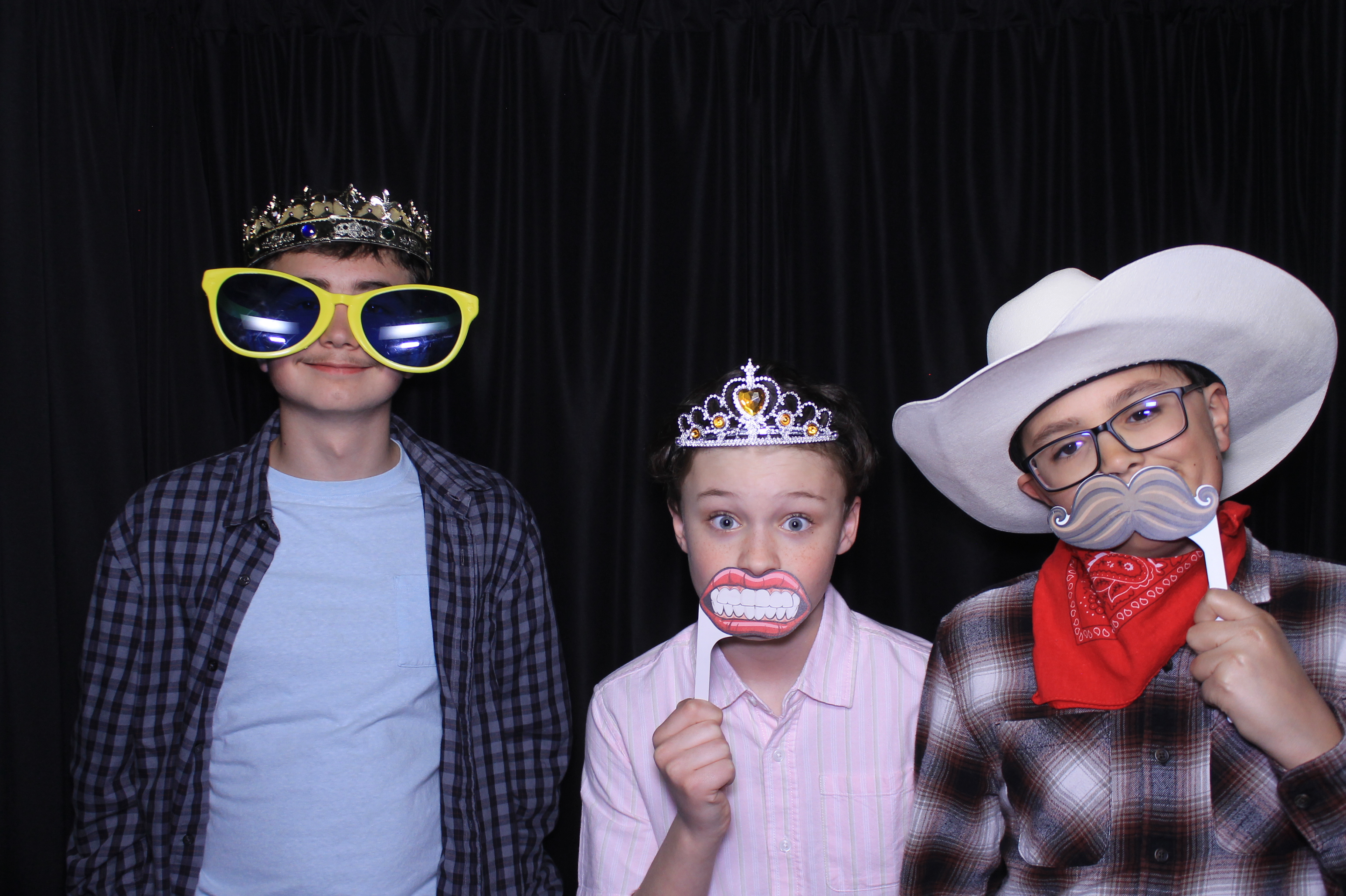 Chess Christian Middle School Western Dance | View more photos from the event at gallery.photoboothcincy.com/u/PhotoBoothCincy/Chess-Christian-Middle-School-Western-Dance