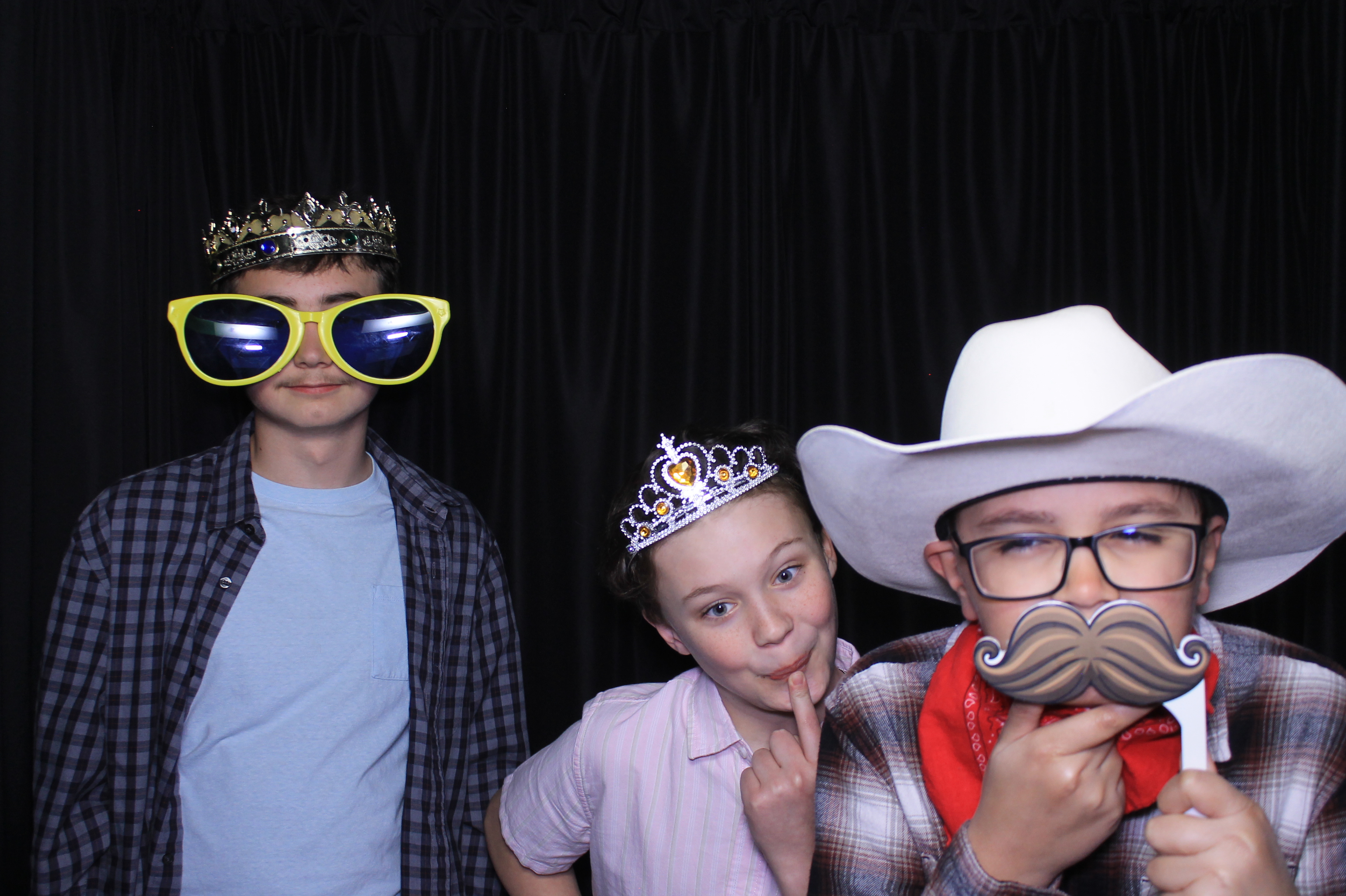 Chess Christian Middle School Western Dance | View more photos from the event at gallery.photoboothcincy.com/u/PhotoBoothCincy/Chess-Christian-Middle-School-Western-Dance