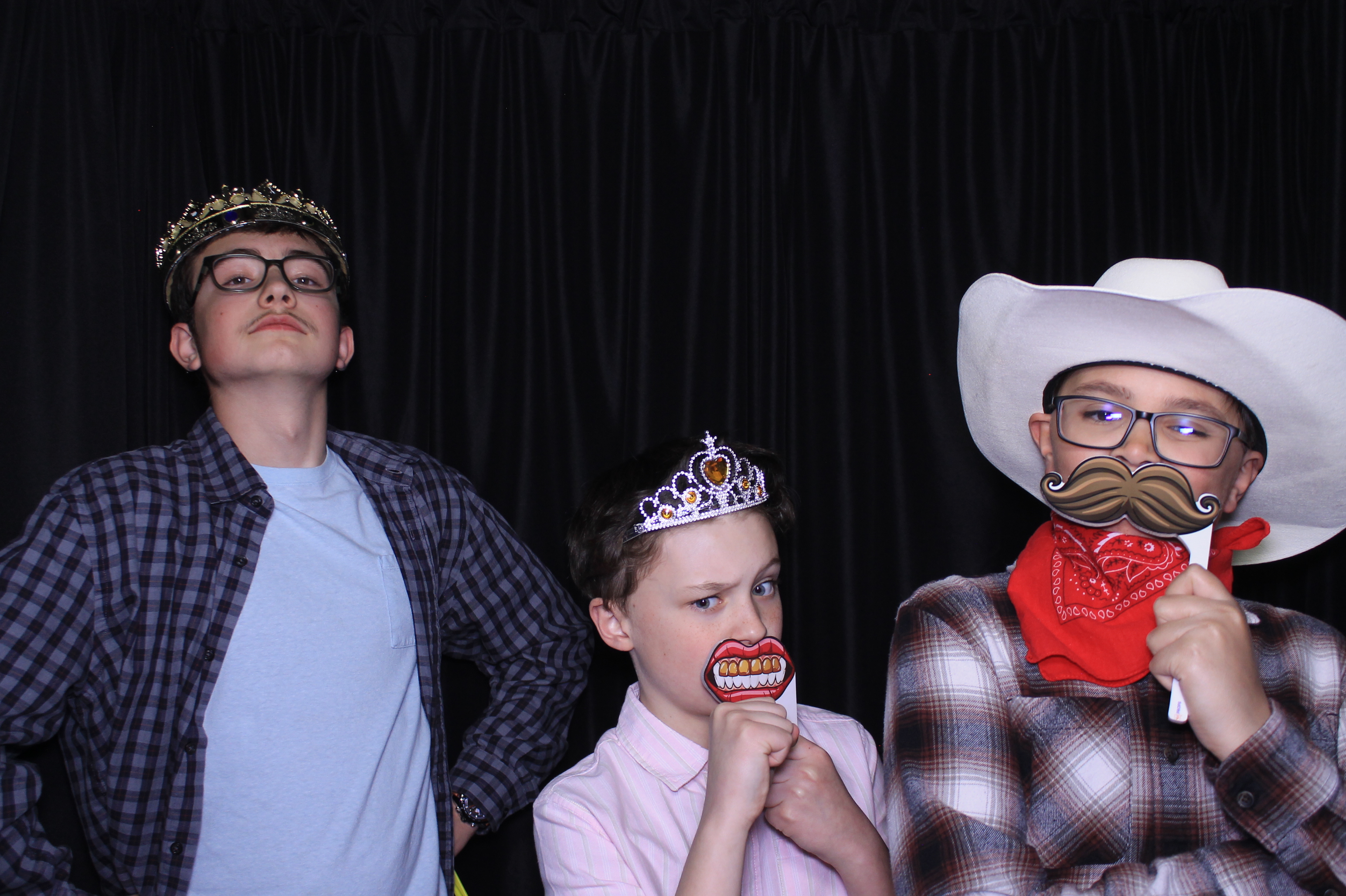 Chess Christian Middle School Western Dance | View more photos from the event at gallery.photoboothcincy.com/u/PhotoBoothCincy/Chess-Christian-Middle-School-Western-Dance