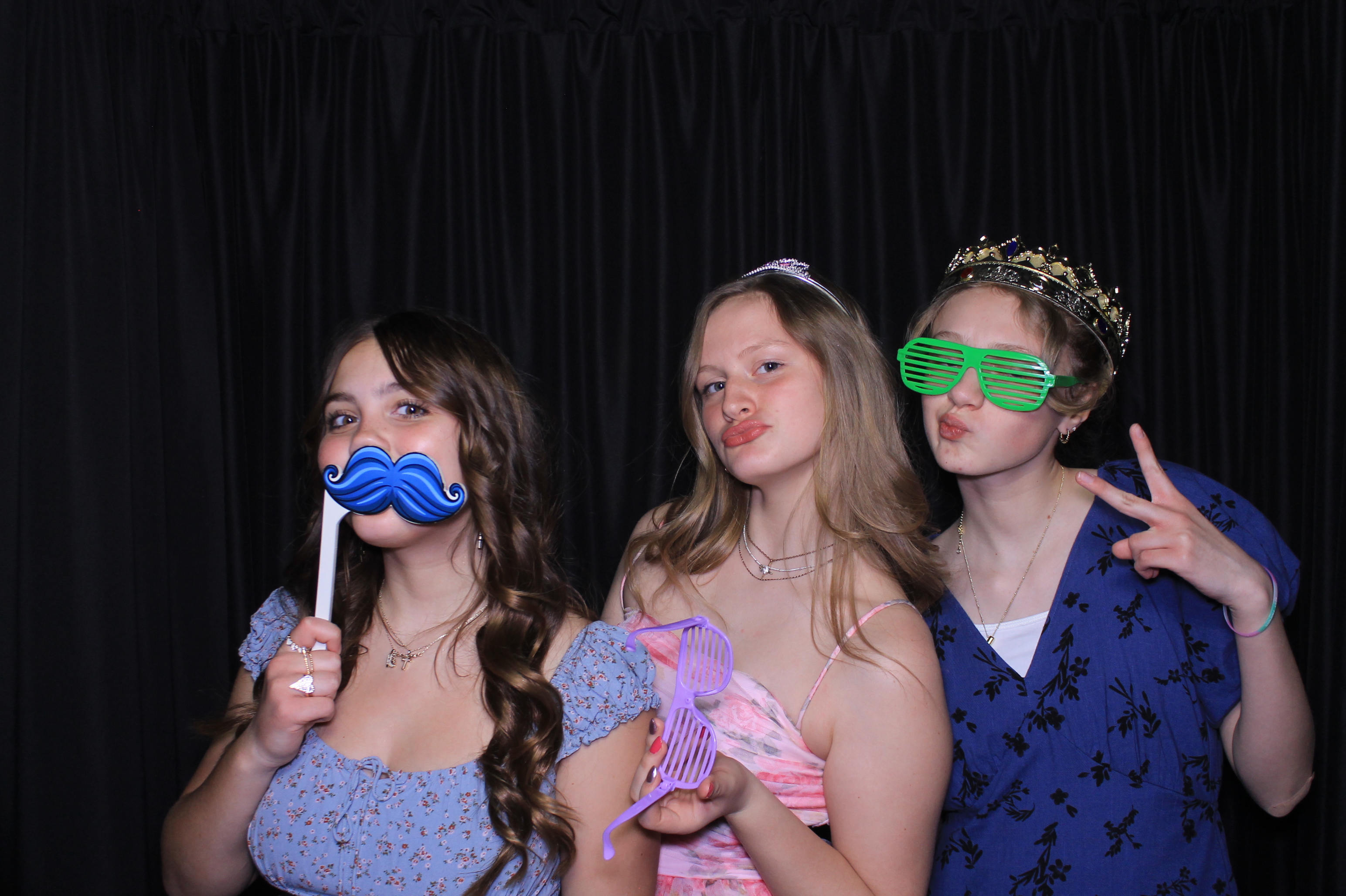 Chess Christian Middle School Western Dance | View more photos from the event at gallery.photoboothcincy.com/u/PhotoBoothCincy/Chess-Christian-Middle-School-Western-Dance