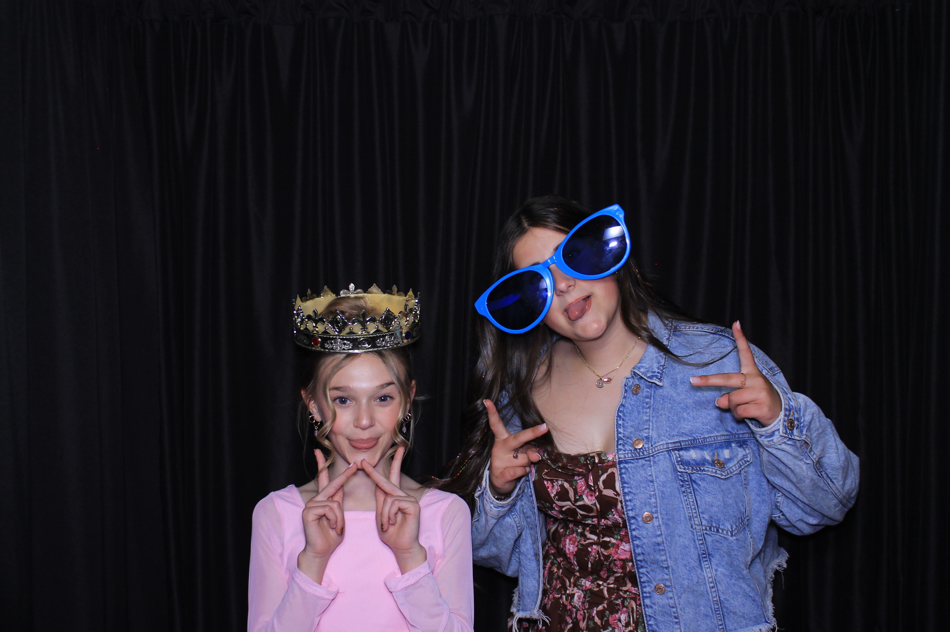 Chess Christian Middle School Western Dance | View more photos from the event at gallery.photoboothcincy.com/u/PhotoBoothCincy/Chess-Christian-Middle-School-Western-Dance