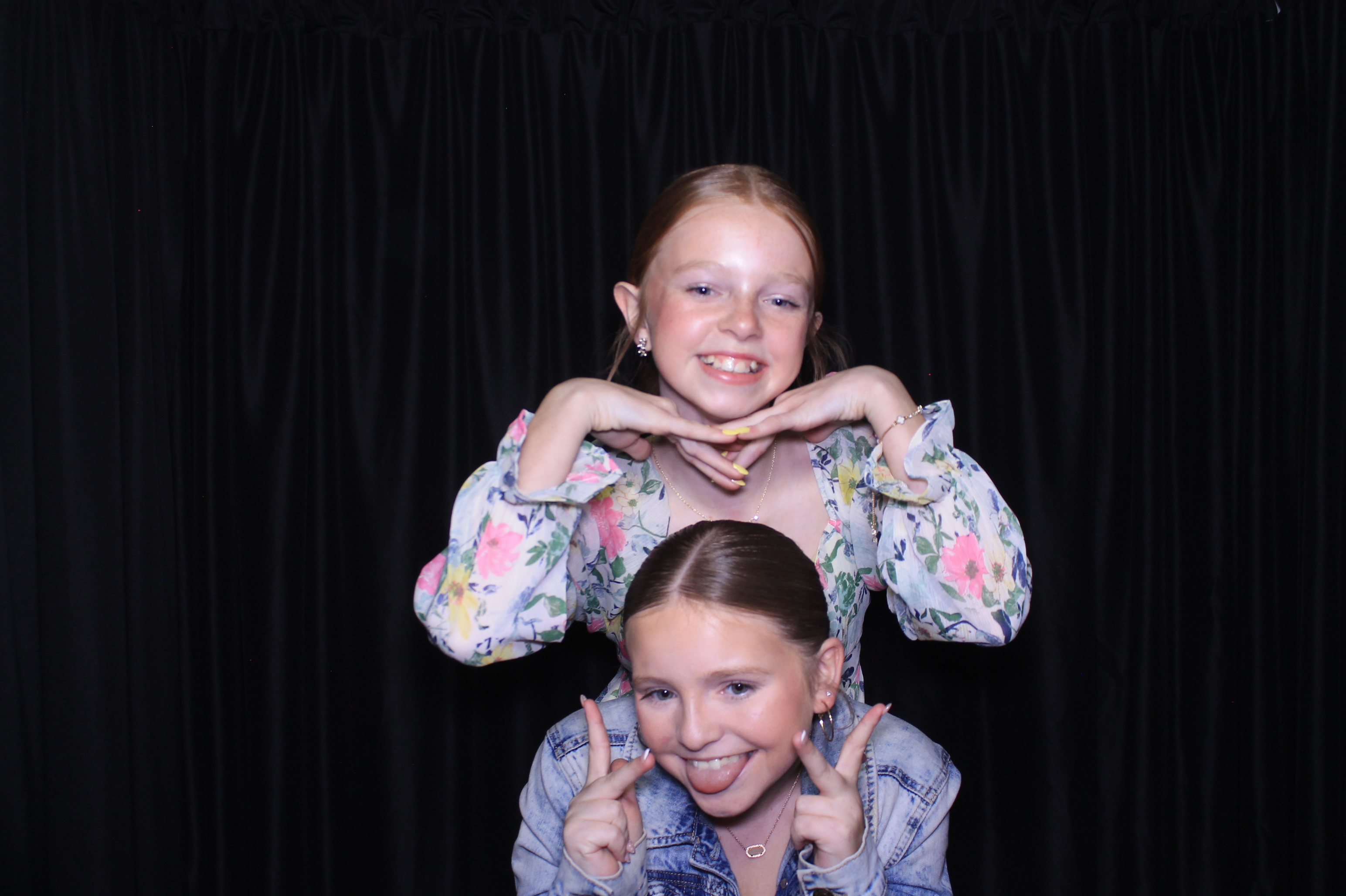 Chess Christian Middle School Western Dance | View more photos from the event at gallery.photoboothcincy.com/u/PhotoBoothCincy/Chess-Christian-Middle-School-Western-Dance