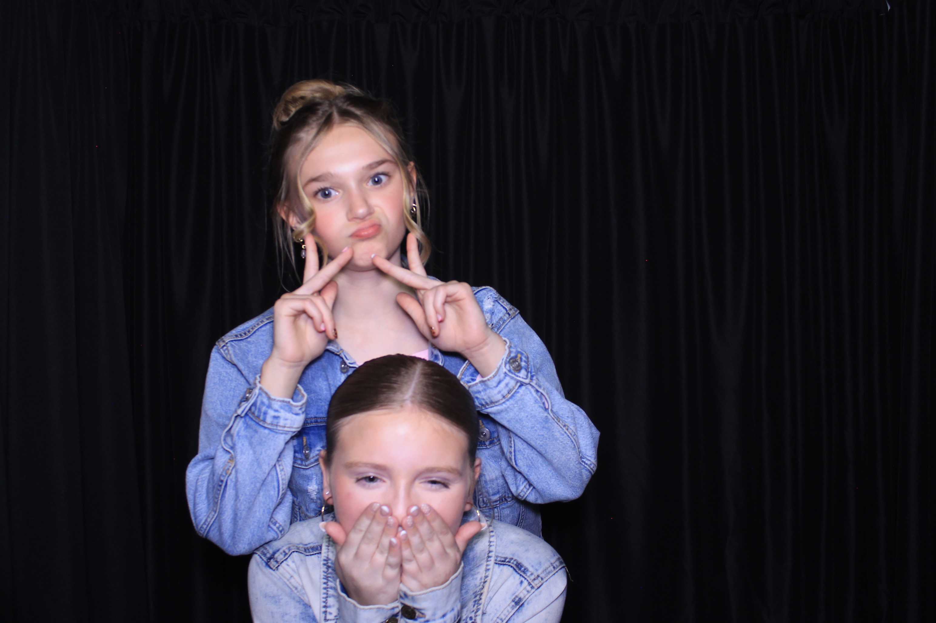 Chess Christian Middle School Western Dance | View more photos from the event at gallery.photoboothcincy.com/u/PhotoBoothCincy/Chess-Christian-Middle-School-Western-Dance