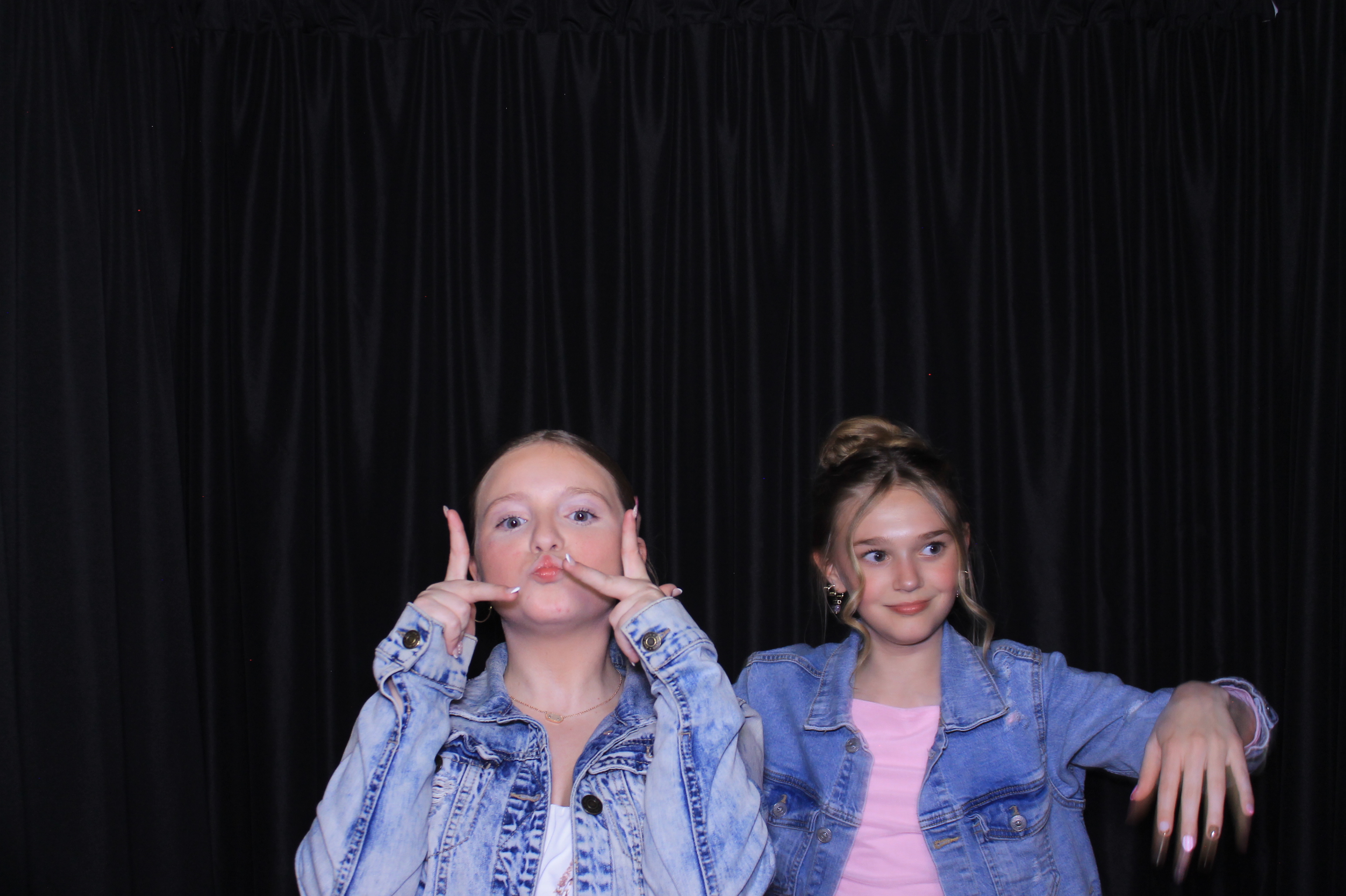 Chess Christian Middle School Western Dance | View more photos from the event at gallery.photoboothcincy.com/u/PhotoBoothCincy/Chess-Christian-Middle-School-Western-Dance