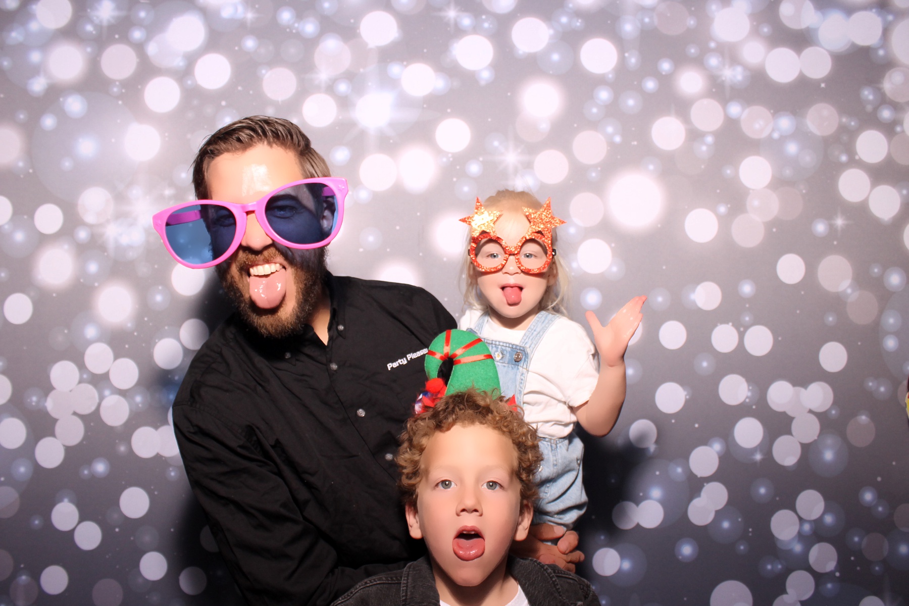 Christmas in July!! | View more photos from the event at gallery.photoboothcincy.com/u/PhotoBoothCincy/Christmas-in-July