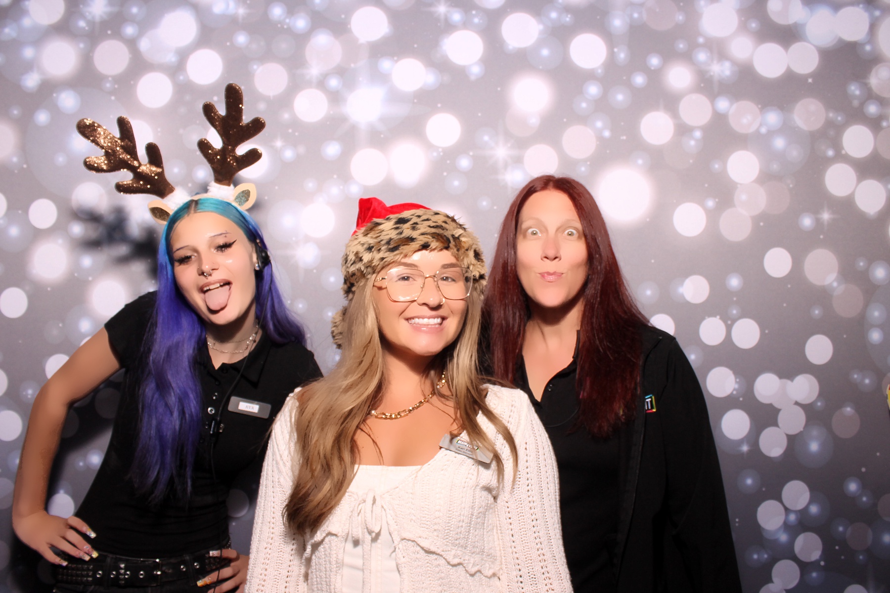 Christmas in July!! | View more photos from the event at gallery.photoboothcincy.com/u/PhotoBoothCincy/Christmas-in-July