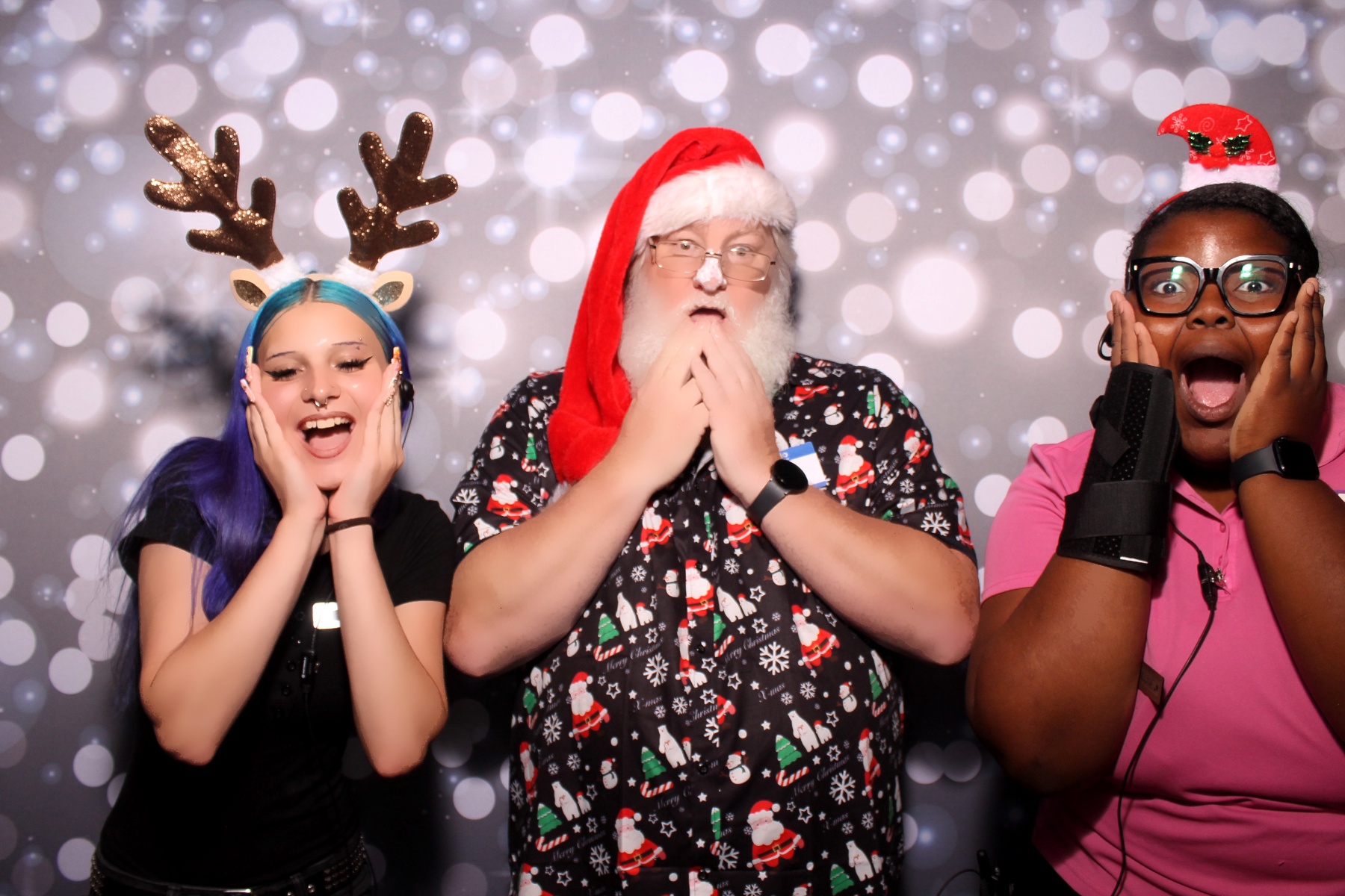 Christmas in July!! | View more photos from the event at gallery.photoboothcincy.com/u/PhotoBoothCincy/Christmas-in-July