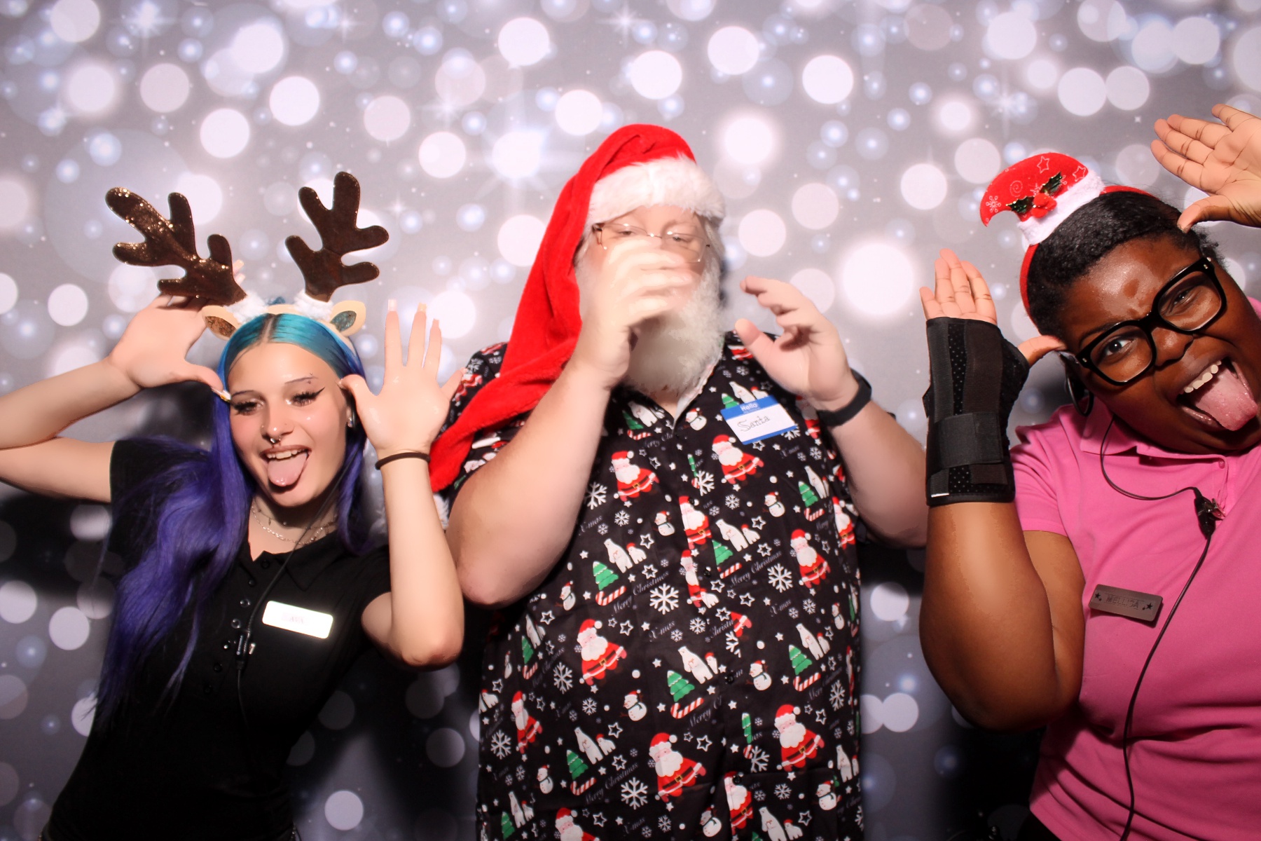 Christmas in July!! | View more photos from the event at gallery.photoboothcincy.com/u/PhotoBoothCincy/Christmas-in-July
