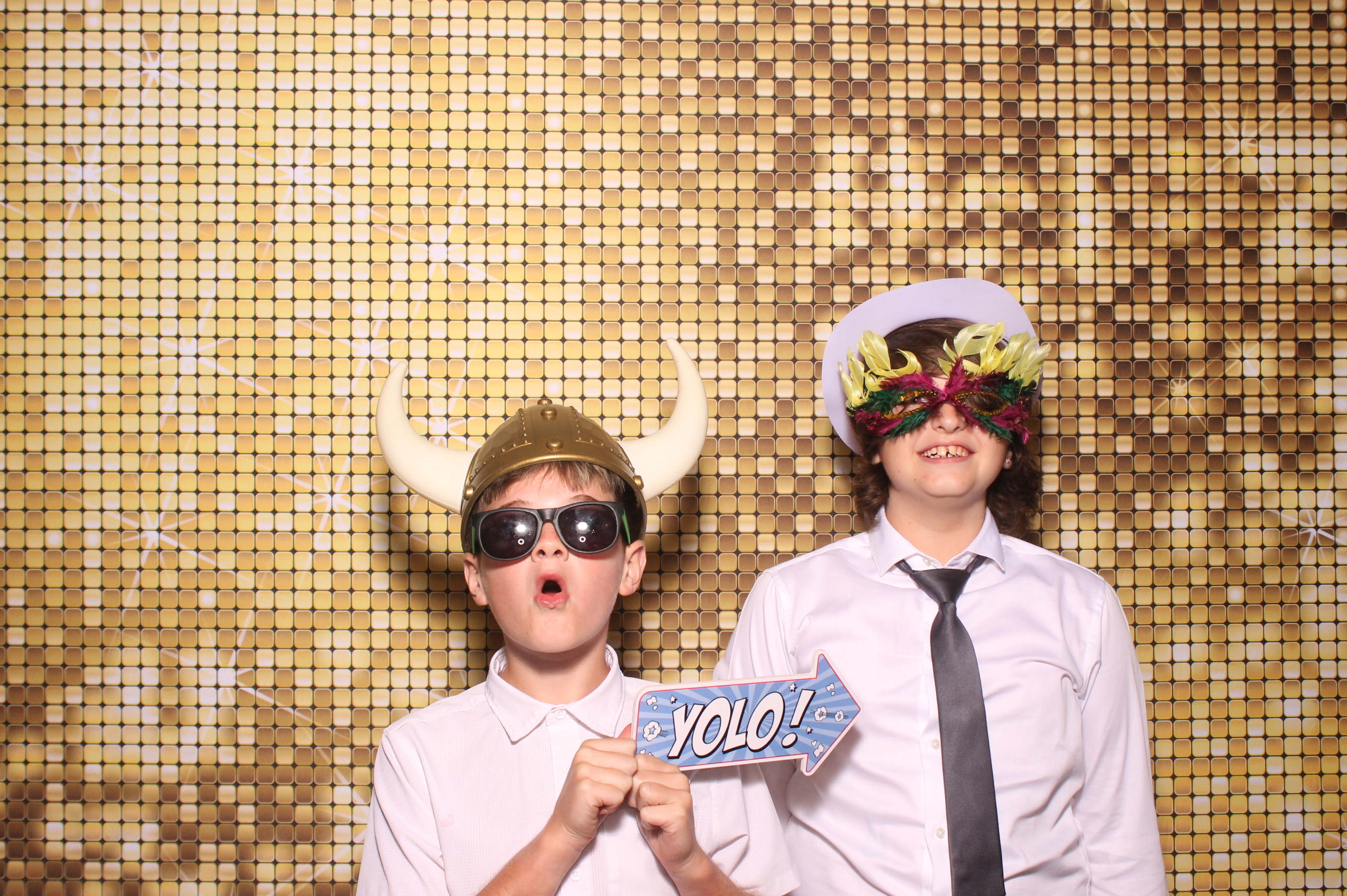 Clementine’s Bat Mitzvah | View more photos from the event at gallery.photoboothcincy.com/u/PhotoBoothCincy/Clementine’s-Bat-Mitzvah