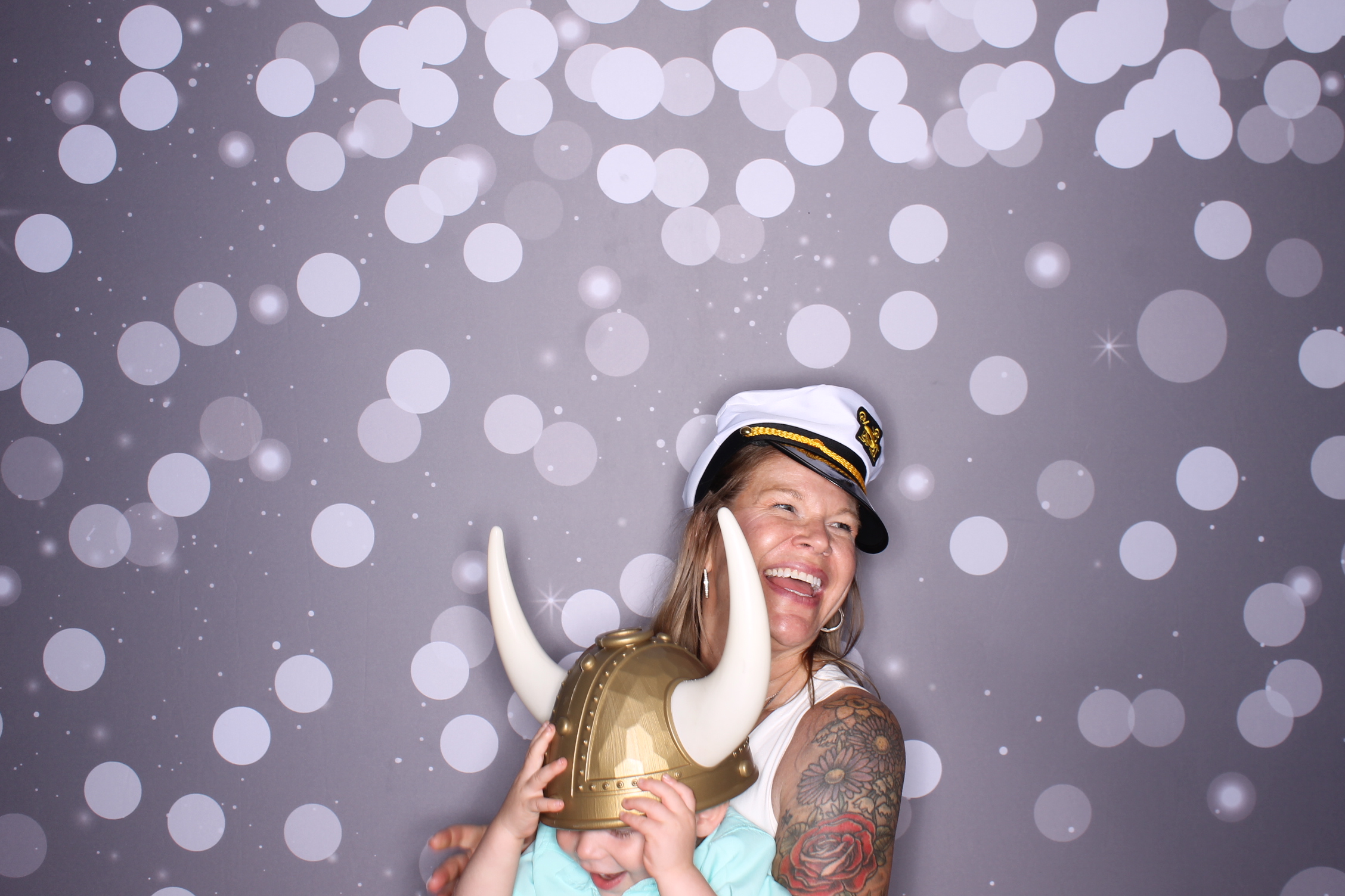 Cody & Alecia | View more photos from the event at gallery.photoboothcincy.com/u/PhotoBoothCincy/Cody-Alecia