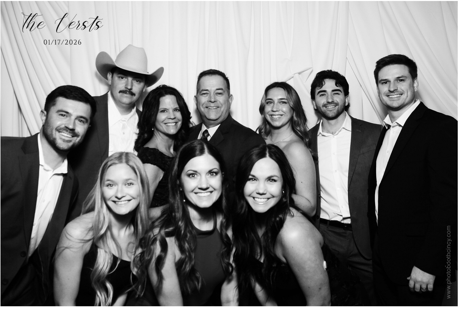 Conner & Madison | View more photos from the event at gallery.photoboothcincy.com/u/PhotoBoothCincy/Conner-Madison