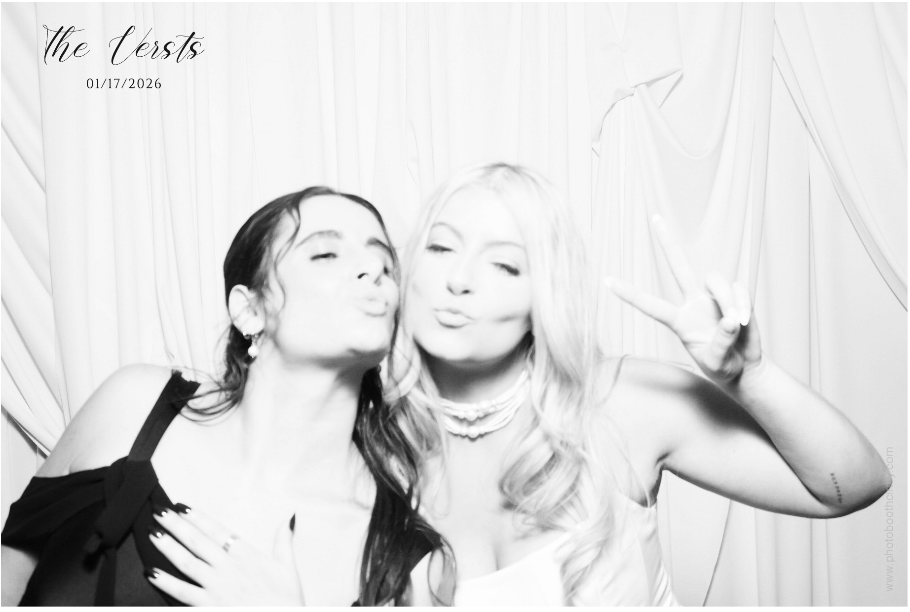 Conner & Madison | View more photos from the event at gallery.photoboothcincy.com/u/PhotoBoothCincy/Conner-Madison