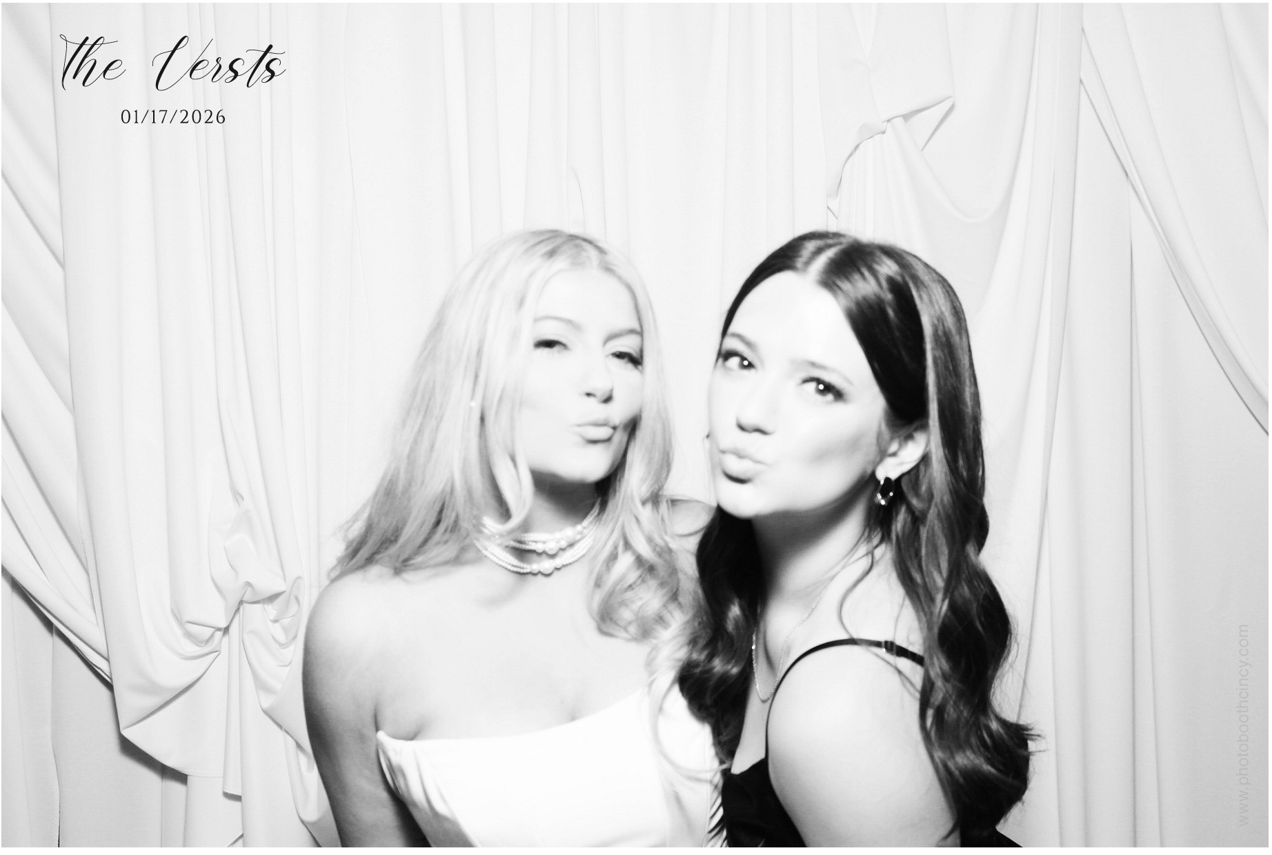 Conner & Madison | View more photos from the event at gallery.photoboothcincy.com/u/PhotoBoothCincy/Conner-Madison