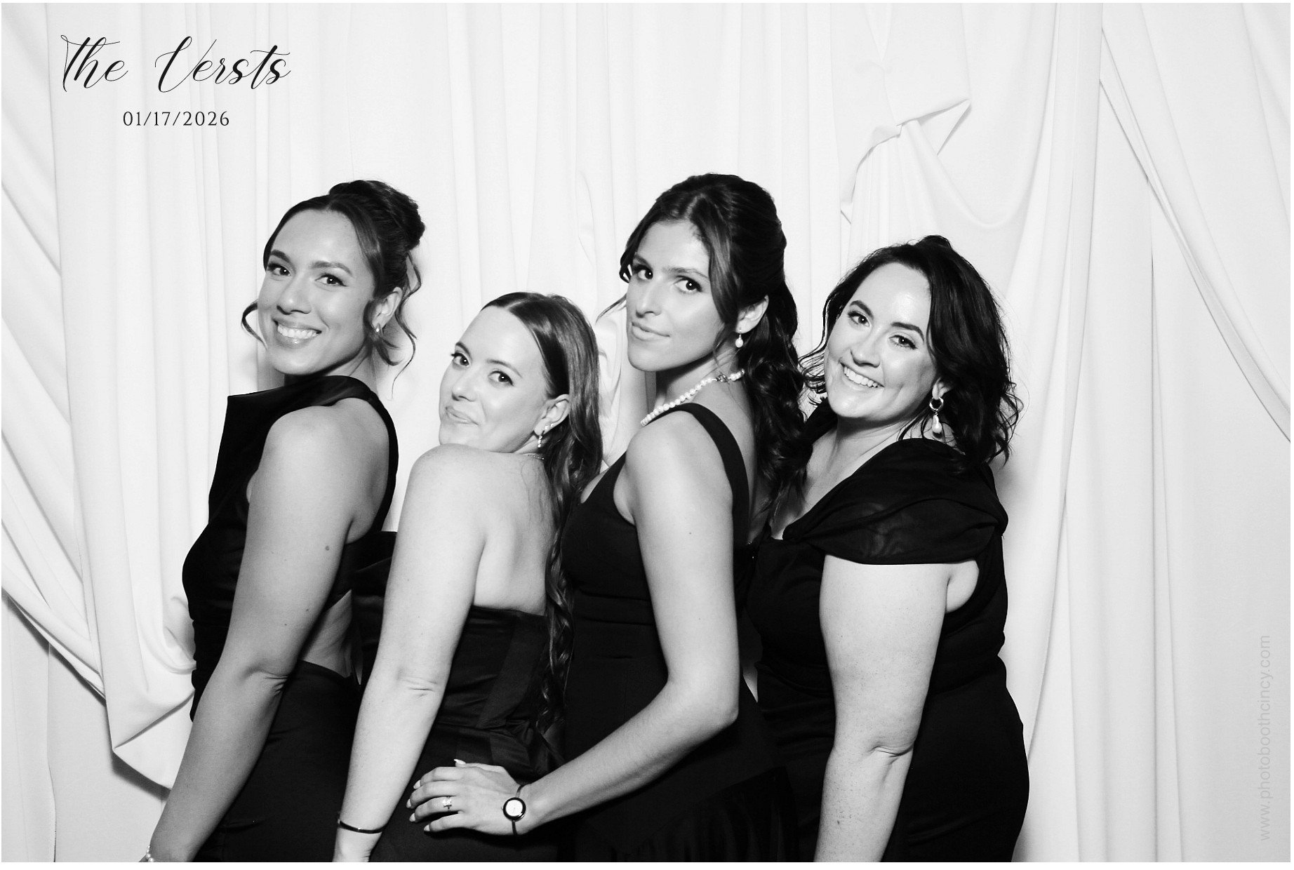 Conner & Madison | View more photos from the event at gallery.photoboothcincy.com/u/PhotoBoothCincy/Conner-Madison