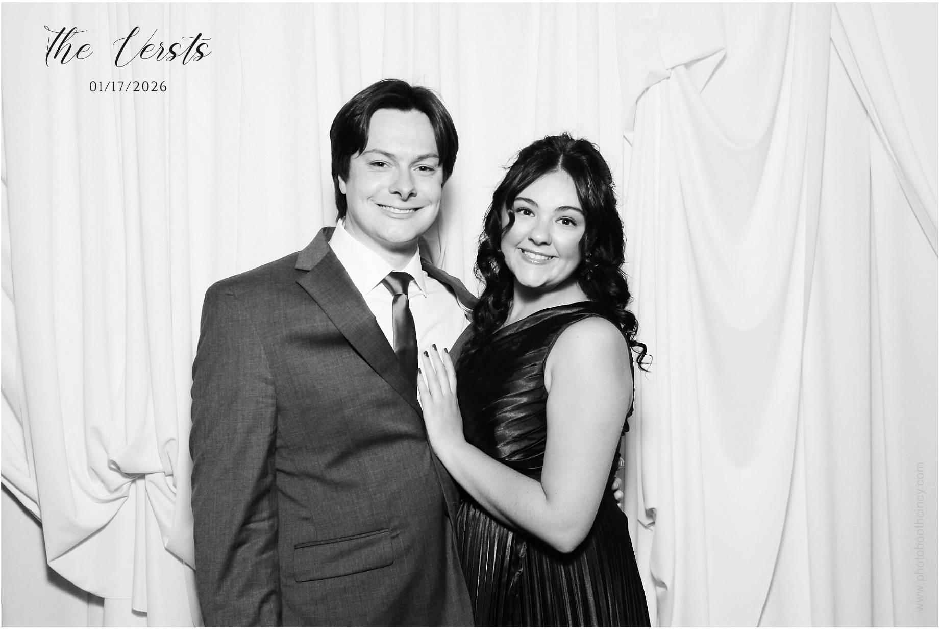 Conner & Madison | View more photos from the event at gallery.photoboothcincy.com/u/PhotoBoothCincy/Conner-Madison