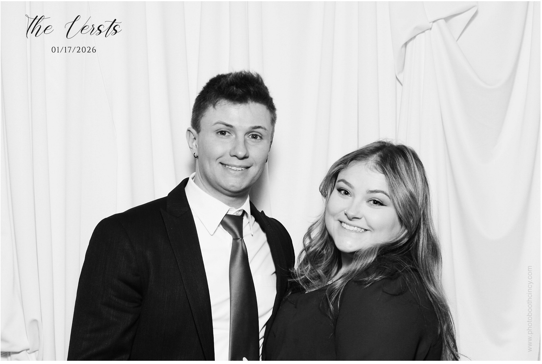 Conner & Madison | View more photos from the event at gallery.photoboothcincy.com/u/PhotoBoothCincy/Conner-Madison