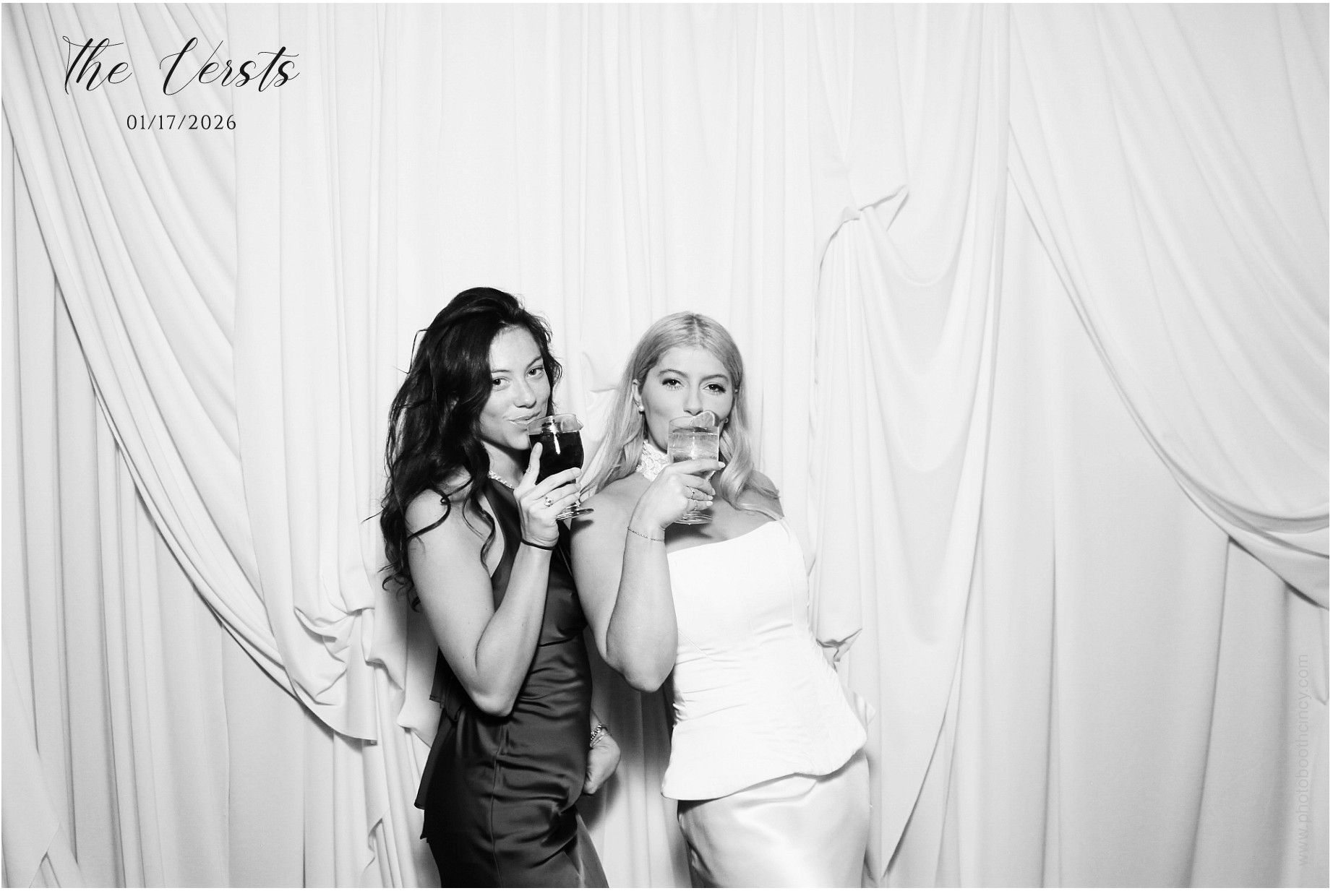 Conner & Madison | View more photos from the event at gallery.photoboothcincy.com/u/PhotoBoothCincy/Conner-Madison