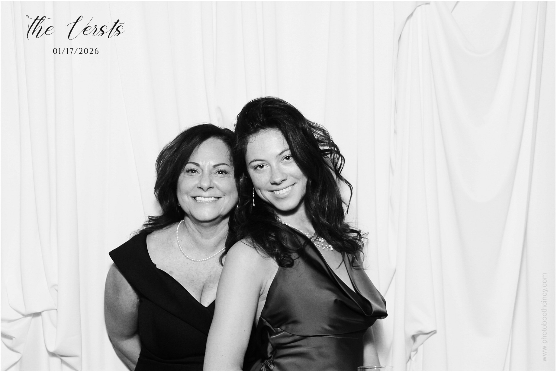 Conner & Madison | View more photos from the event at gallery.photoboothcincy.com/u/PhotoBoothCincy/Conner-Madison