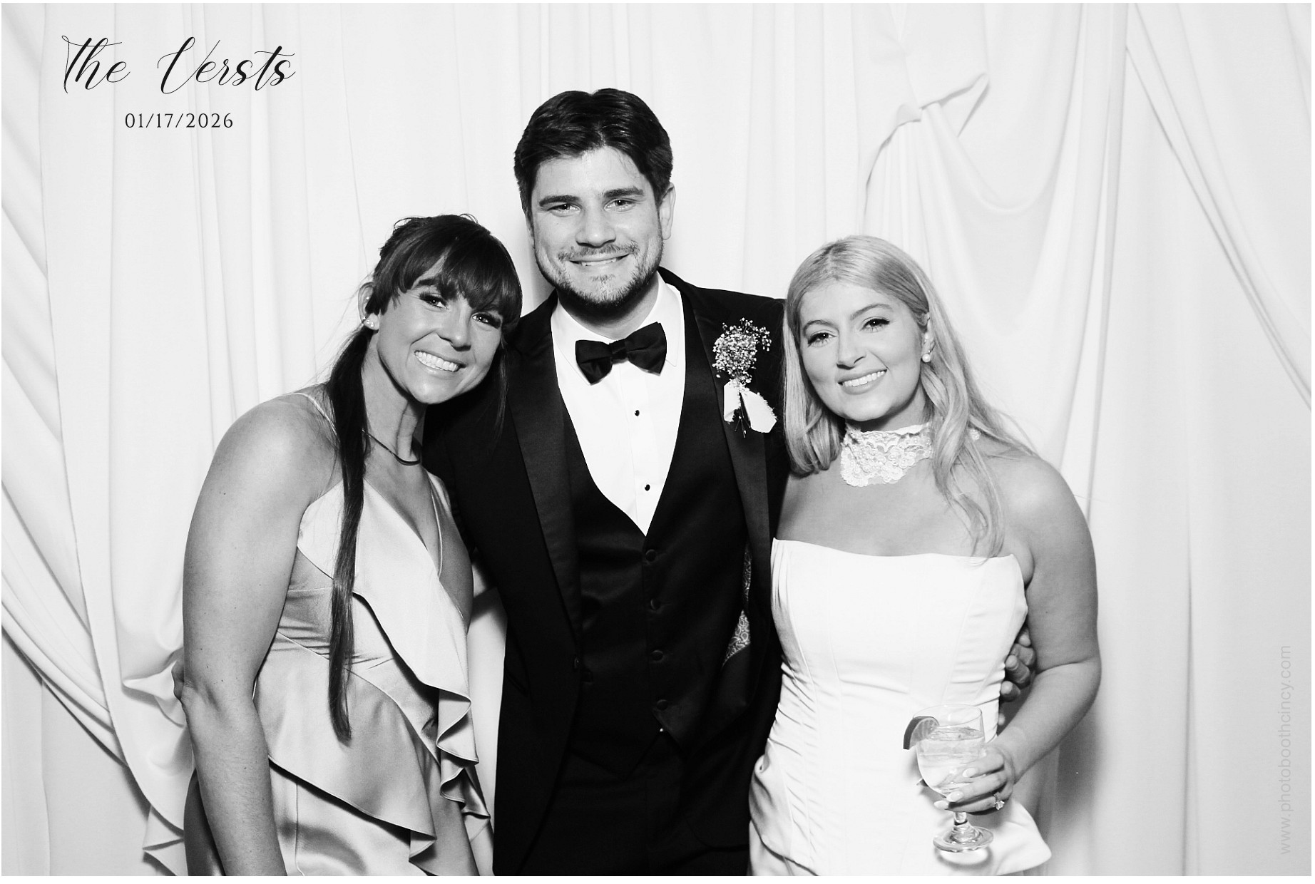 Conner & Madison | View more photos from the event at gallery.photoboothcincy.com/u/PhotoBoothCincy/Conner-Madison