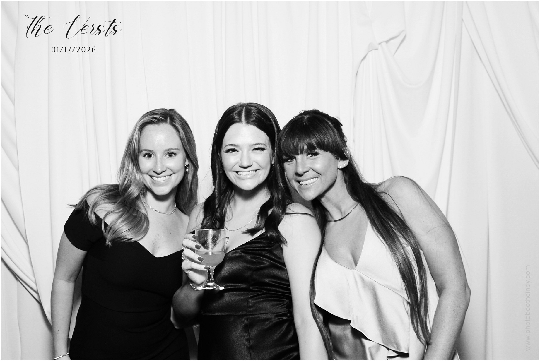 Conner & Madison | View more photos from the event at gallery.photoboothcincy.com/u/PhotoBoothCincy/Conner-Madison