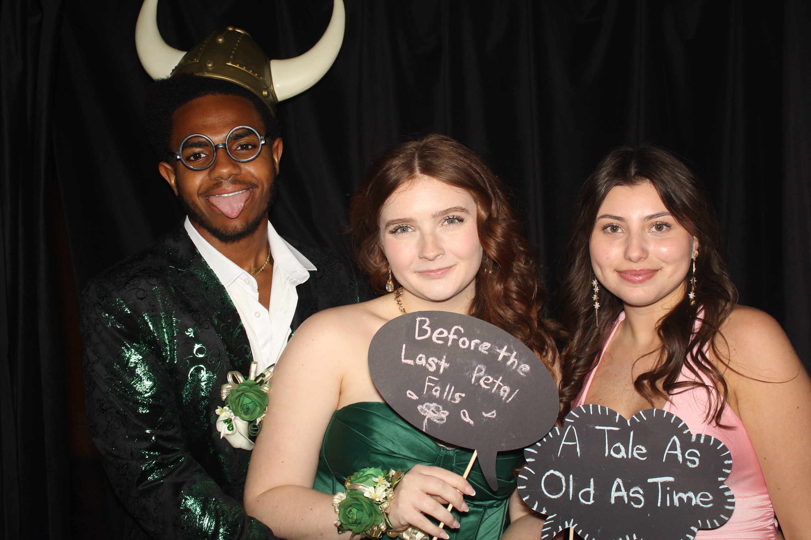  Cooper High School Prom | View more photos from the event at gallery.photoboothcincy.com/u/PhotoBoothCincy/Cooper-High-School-Prom-0
